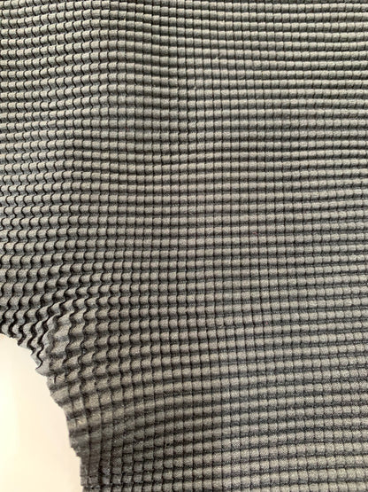 ミーイッセイミヤケ MI21FJ001 プルオーバー ブラック ボトルネック ワッフルプリーツ ITIRL77C9W3I