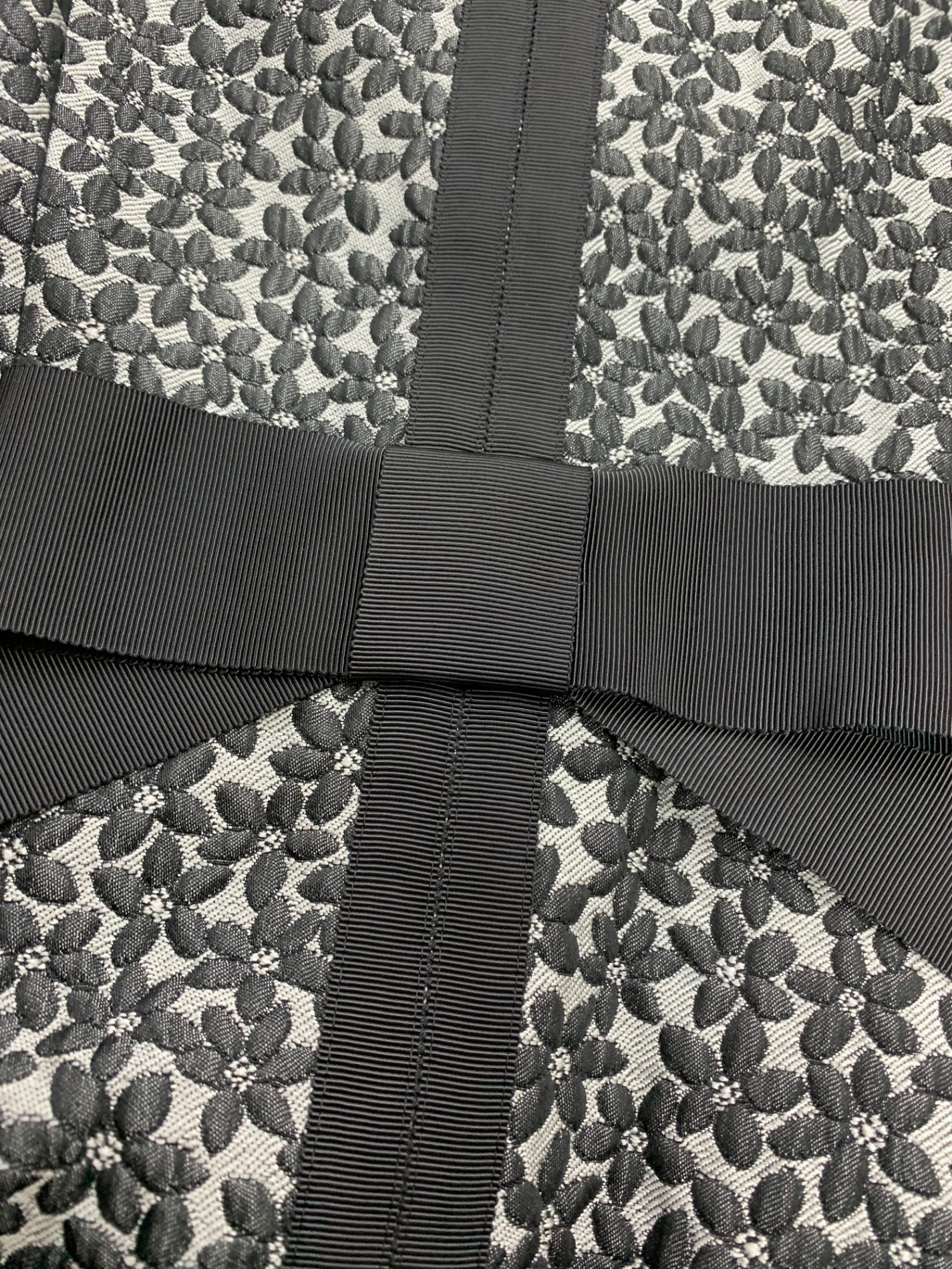 エムズグレイシー 511507 ワンピース 38 グレー フラワーモチーフ フロントジップ リボン ITXZM1LHSVHC