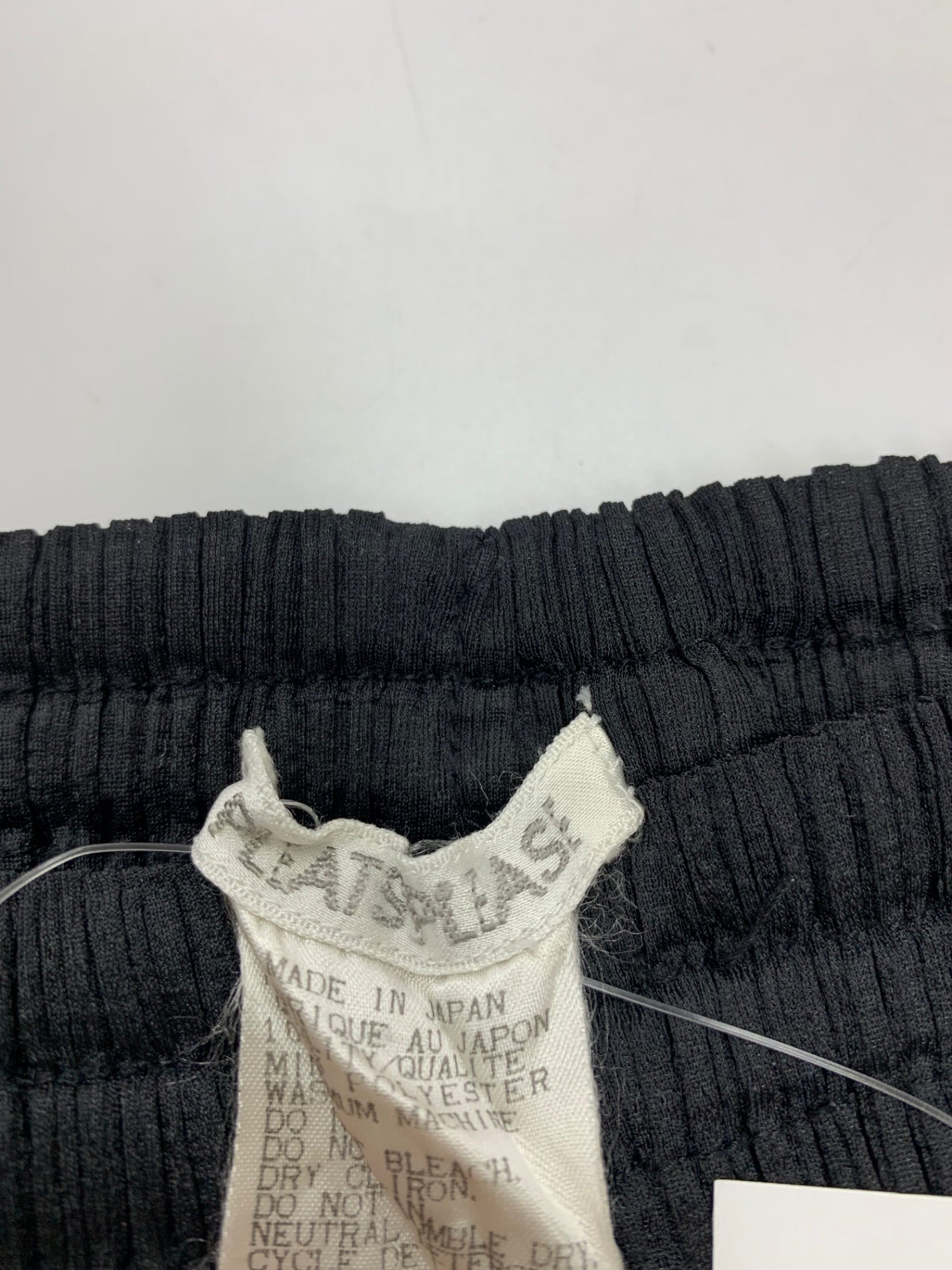 プリーツプリーズイッセイミヤケ PP04-JF643 パンツ 4 ブラック ストレート ITLPIYGQQJ4E