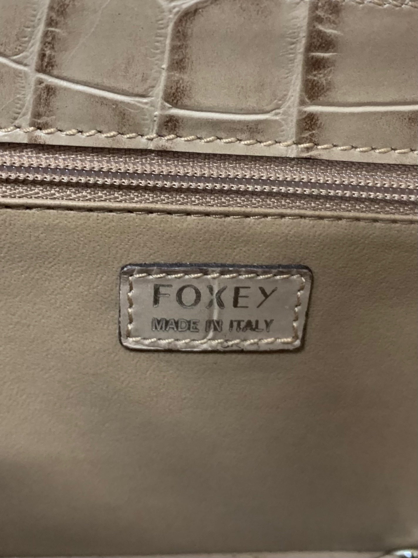 フォクシー ガトーショコラ バニティバッグ ベージュ レザー クロコ型押し 2way IT6M18WTCJDW