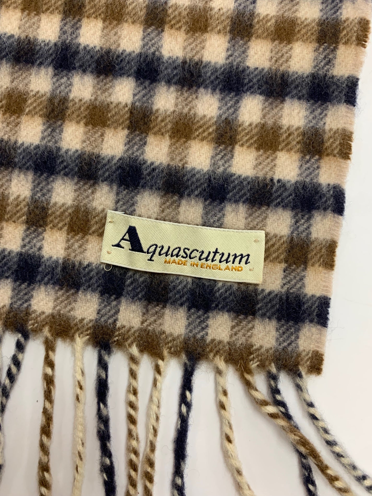 アクアスキュータム マフラー ベージュ カシミア チェック ITIPUIMYY7FU