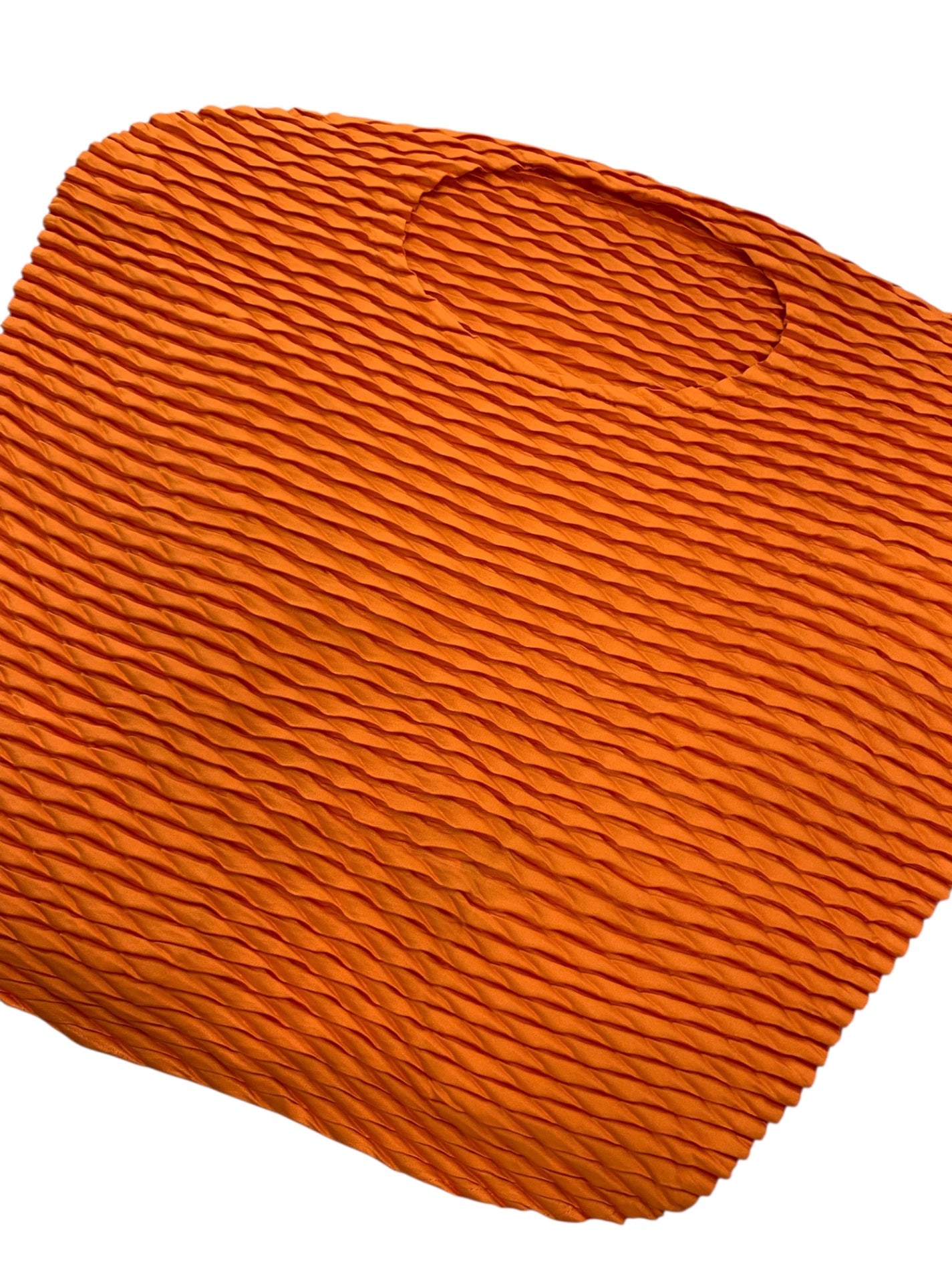 イッセイミヤケ IM12FJ601 トップス 2 オレンジ サークルカットノースリーブ IT7NPZ6VFO1C