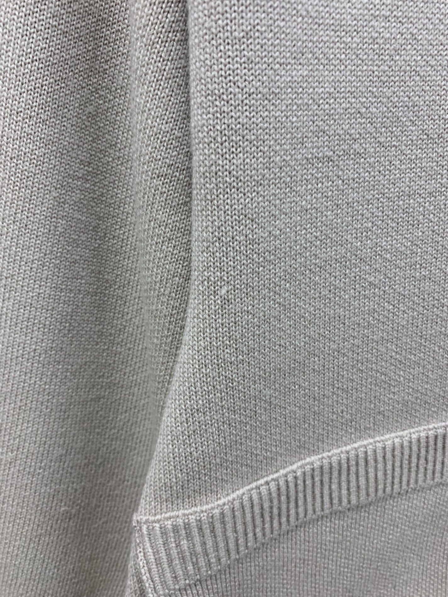 デイジーリン しっとりウールカーディガン アップタウンレディ 06737 38 グレージュ ITKEXR17VT2I