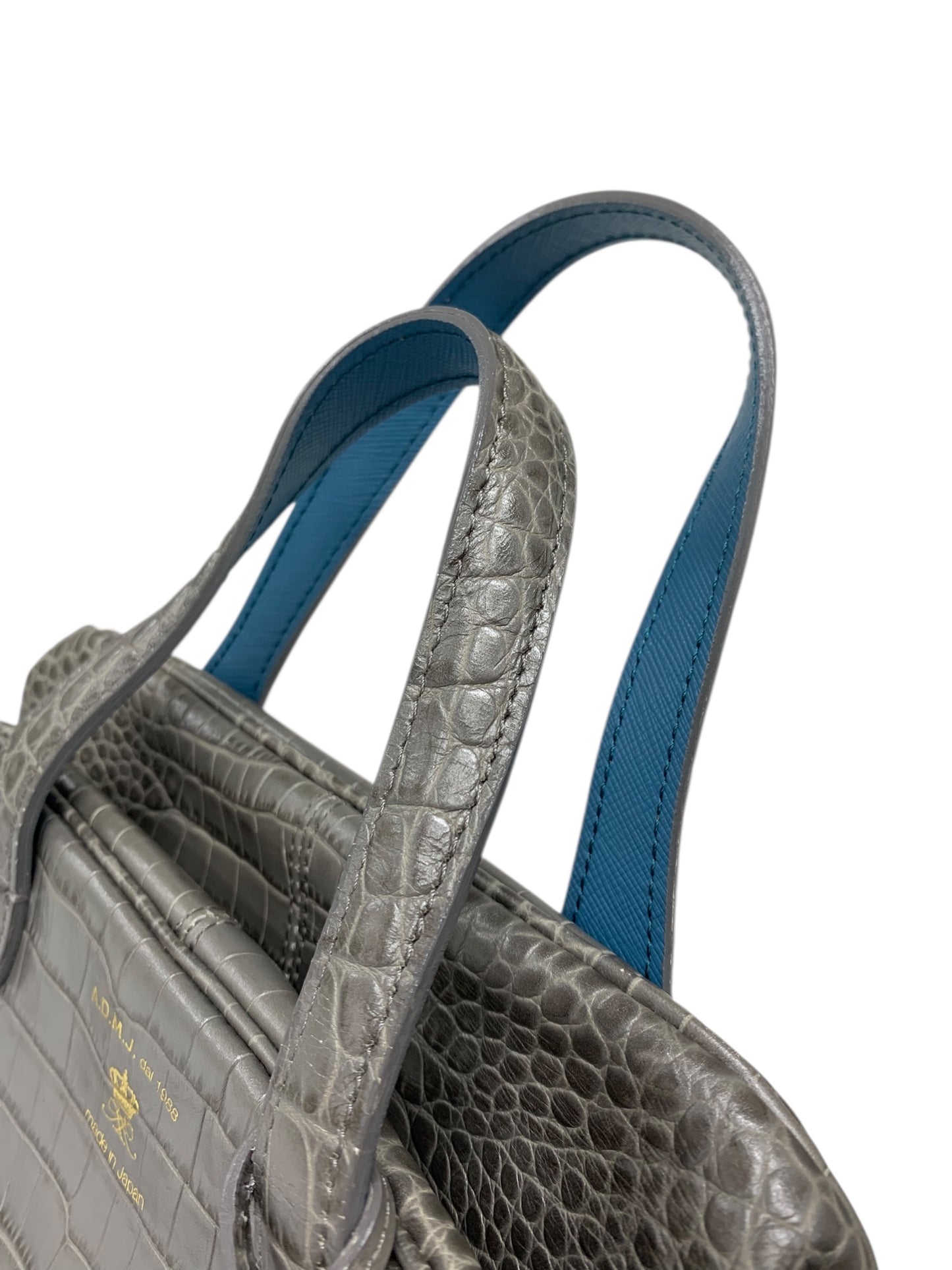 エーディーエムジェイ ハンドバッグ グレー ミニ ショルダー 2way クロコ型押し レザー ITDDE0NB8LBR