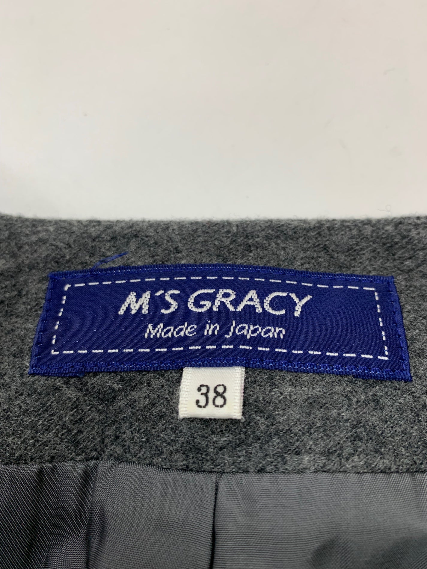 エムズグレイシー 729514 コート 38 グレー ティアード ノーカラー フラワーボタン IT8ZA2EZYU0T