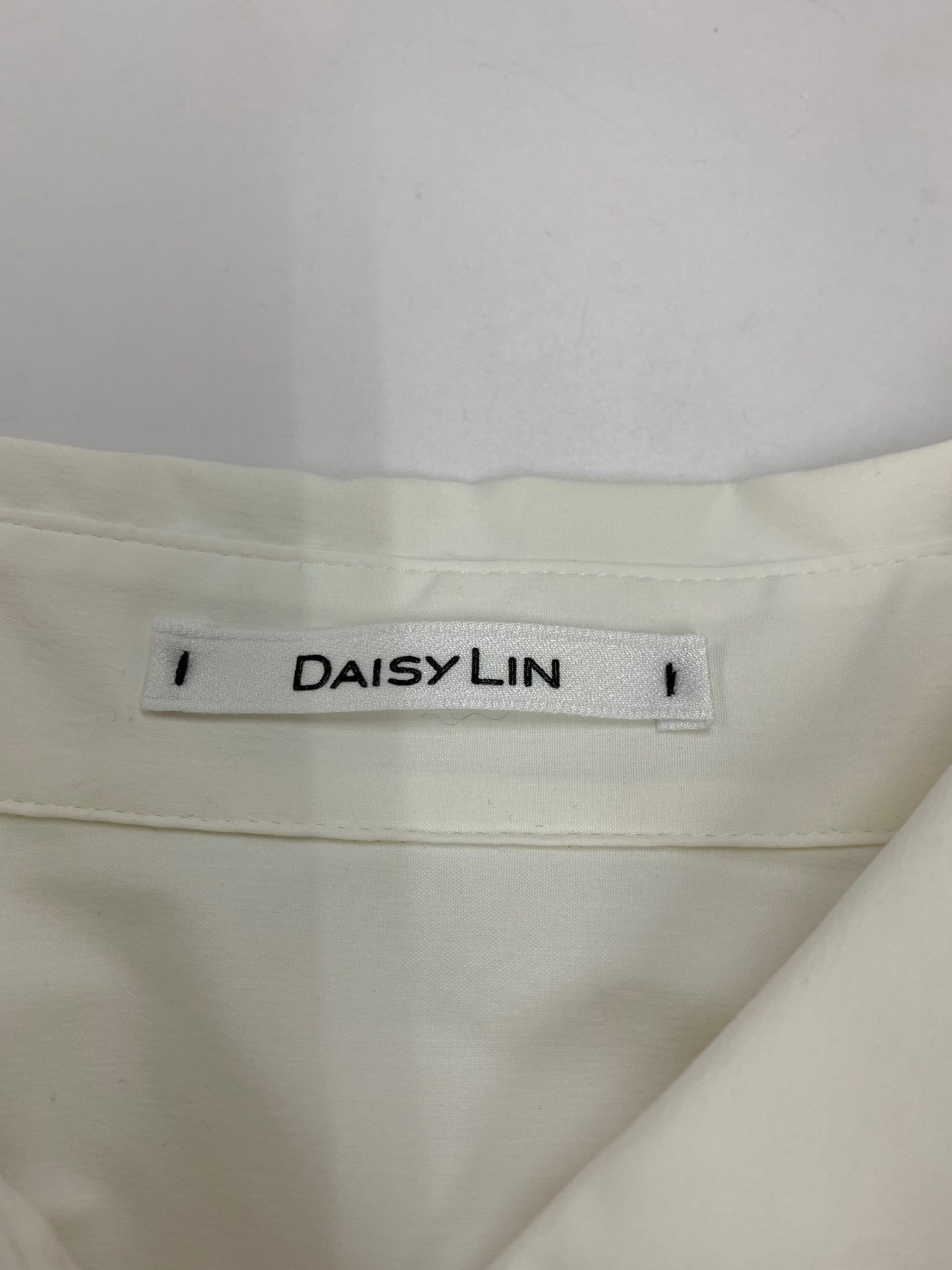 デイジーリン Kare Shirts 06320 ブラウス 42 ホワイト ロゴ ワンポイント IT3A9V0BPU28