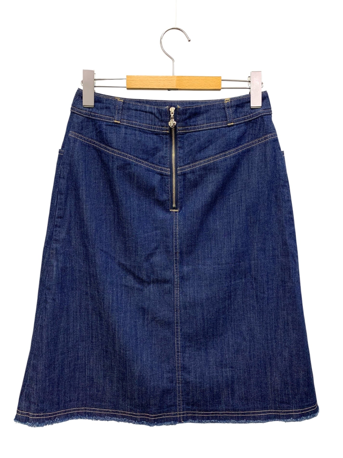 【moca】エムズグレイシー　24AW パールスタッズ付きデニムスカート moca様専用】エムズグレイシー 24AW パールスタッズ付きデニム