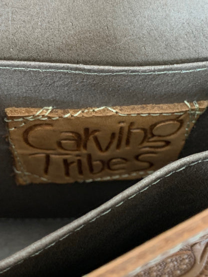 カービングトライブス ショルダーバッグ ブラウン チェーン ITQ22WY4CG18