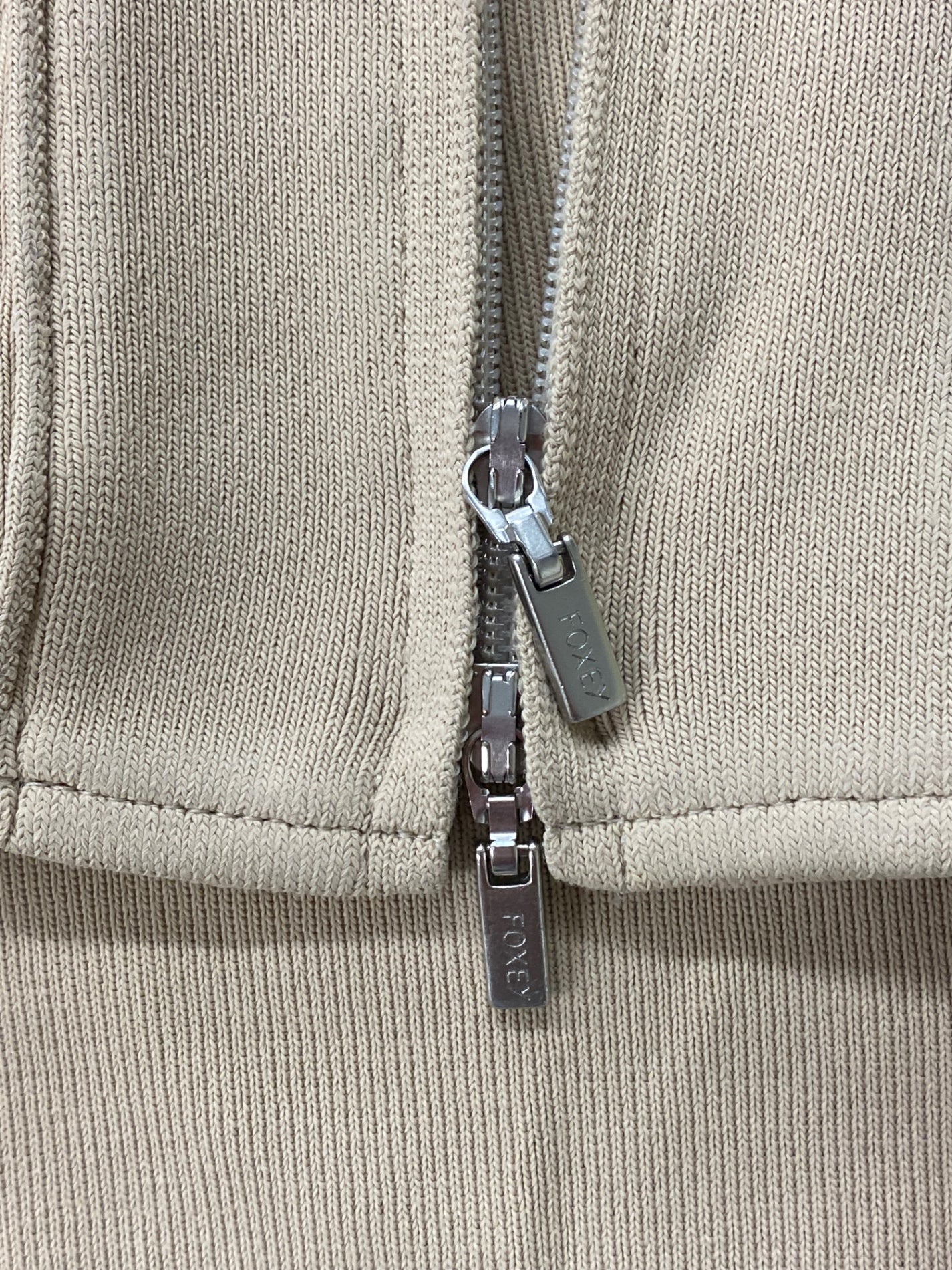 フォクシーニューヨーク レディライクパーカー 31694 38 ベージュ ニット ITQO9XS34UXC
