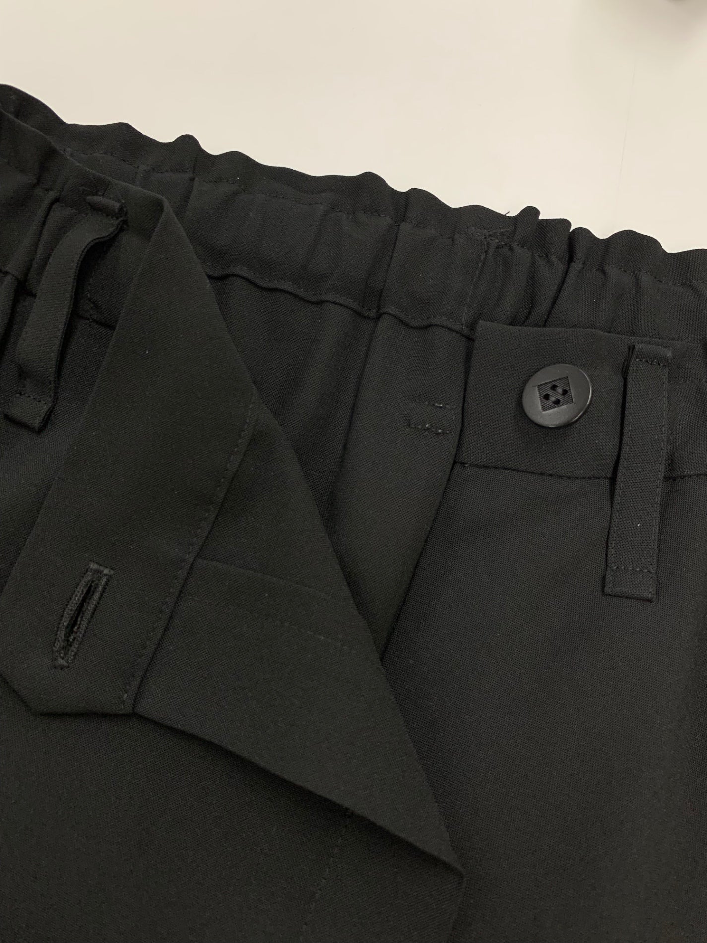132 5.ISSEY MIYAKE サルエルパンツ　黒 SEAMLESS BOTTOMS BASIC – ISSEY MIYAKE ONLINE STORE