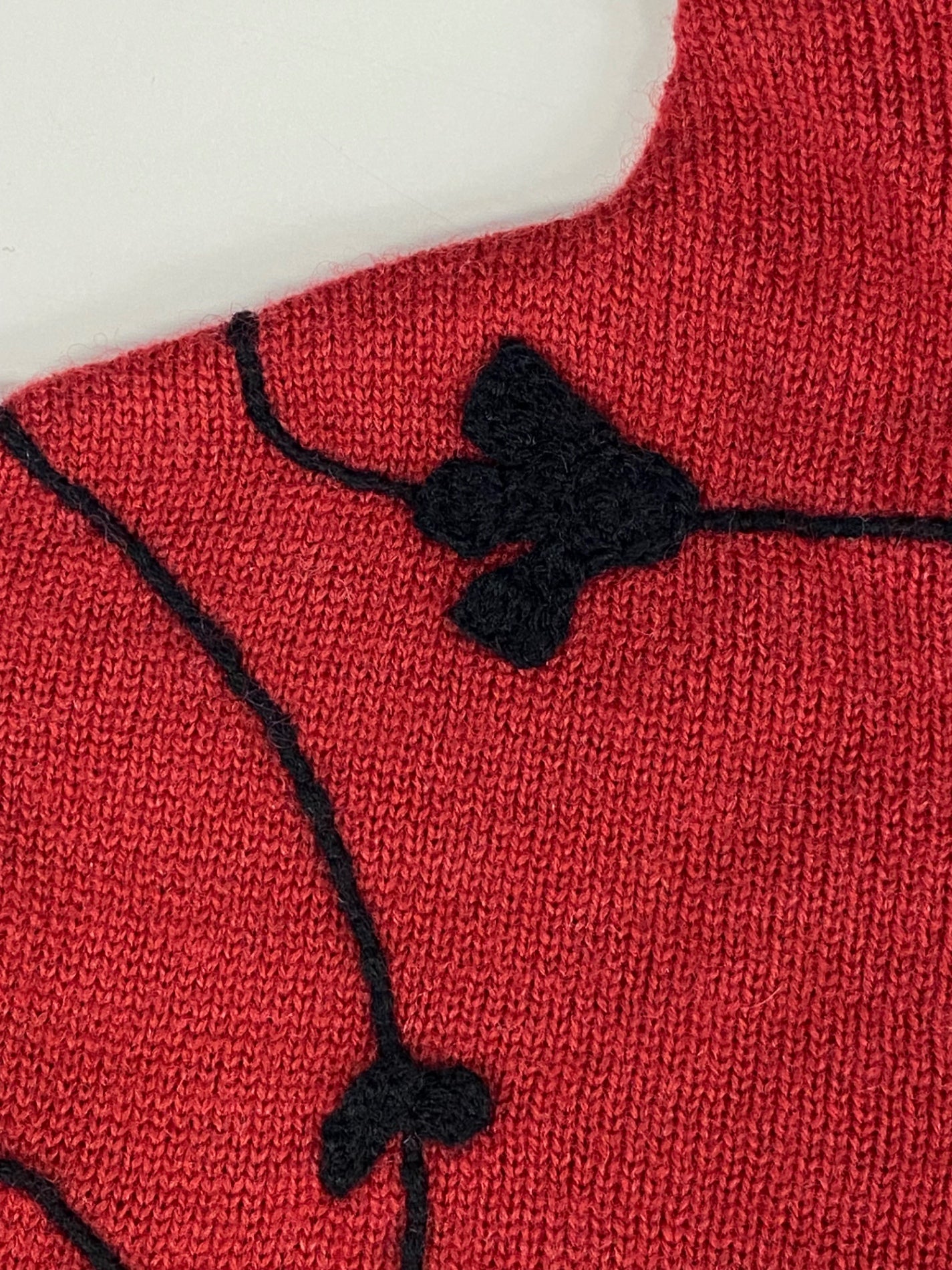 シビラ GBFAV-55190 ニット 40 レッド フラワーモチーフ 刺繍 ITWC0N48NMEY