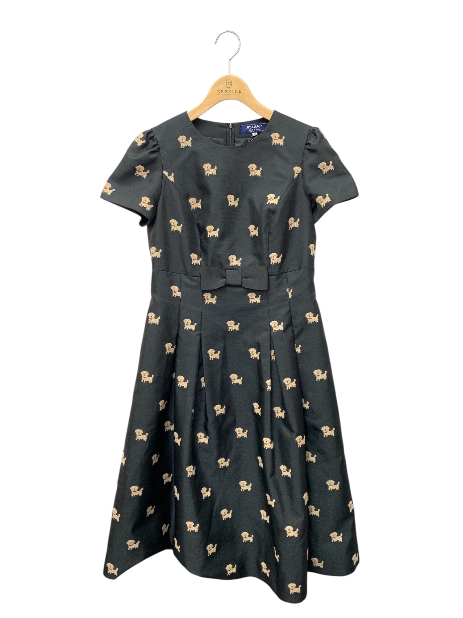 D419/美品 M'S GRACY ワンピース ドレス 総柄 エンボス 40 白 D419/美品 M'S GRACY ワンピース ドレス 総柄 エンボス 40 白 【公式通販】