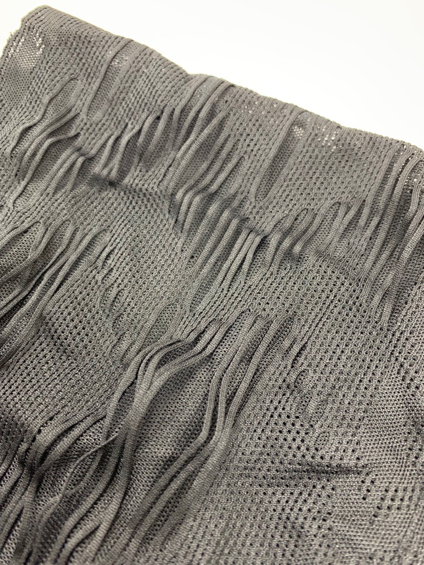 イッセイミヤケ IM13KK660 トップス 2 ブラック カットワーク オーバーサイズ ITZ7Y6C4LA1S