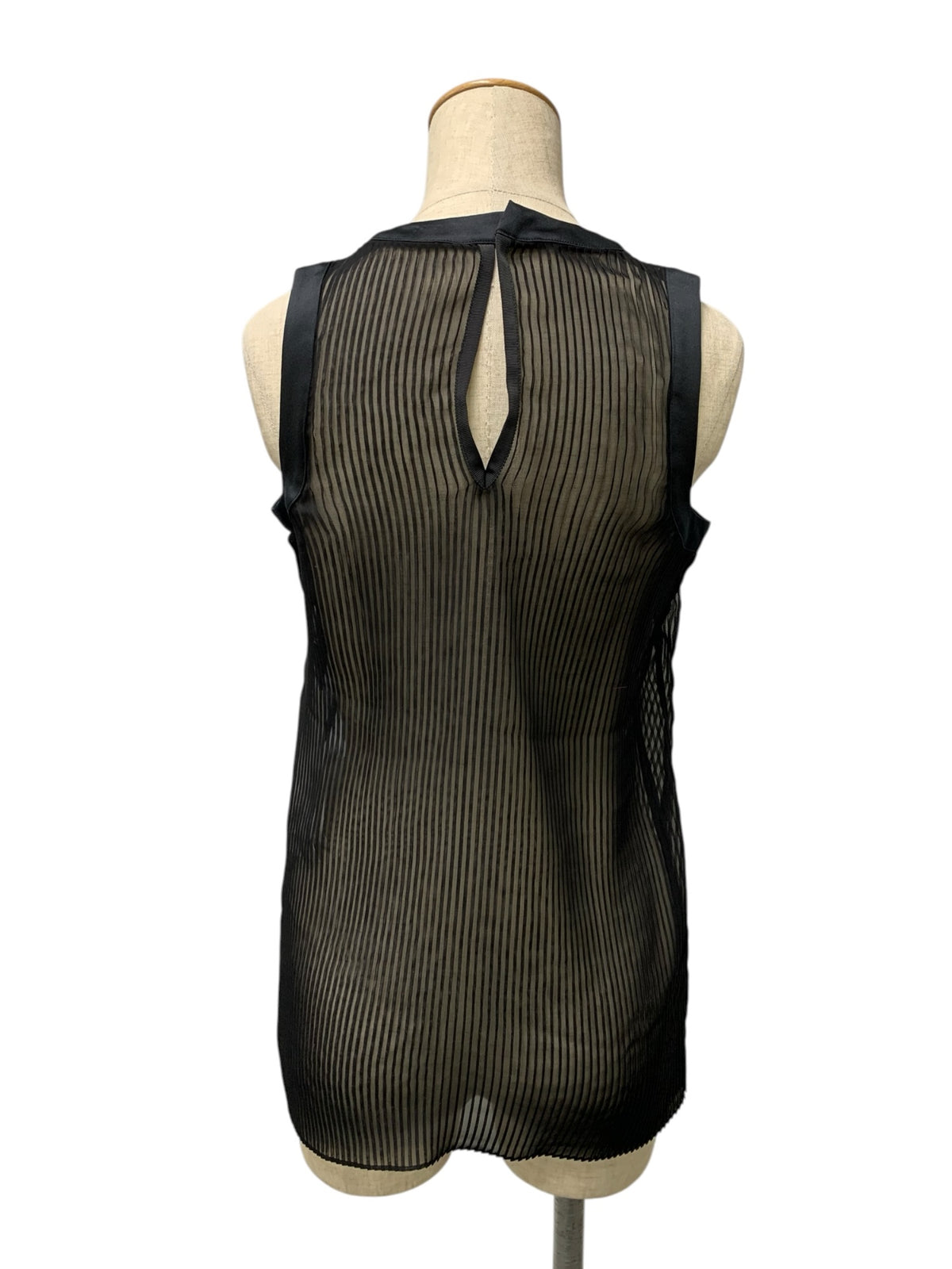 サカイ 26-08331 Chiffon Tank シアー ストライプ ノースリーブ トップス 1 ブラック ITO7K08PADRK