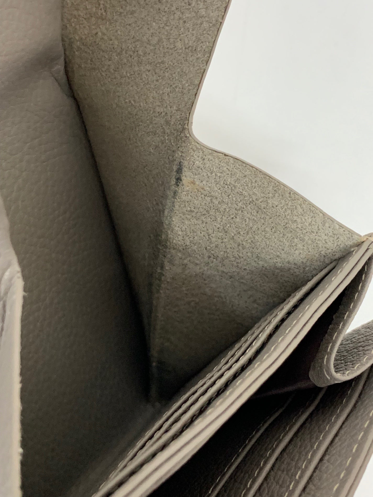 アタオ ロトロ・ヴィトロ  二つ折り財布 グレー 大容量の二つ折り IT5Y4AT3M42S