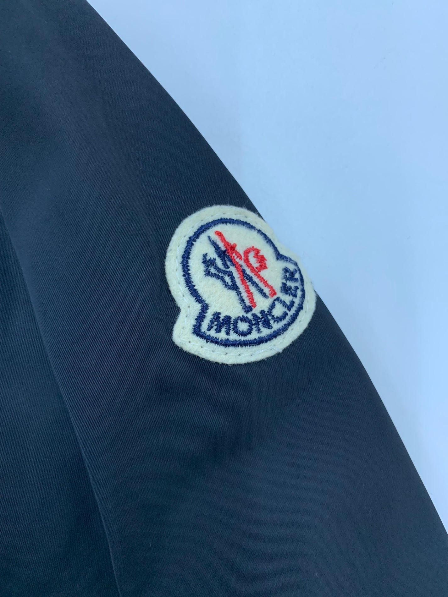 モンクレール ARGELINE GIUBBOTTO B10934962005 54543 ナイロンコート 00 ブラック フード付き IT1OIH92JMVI