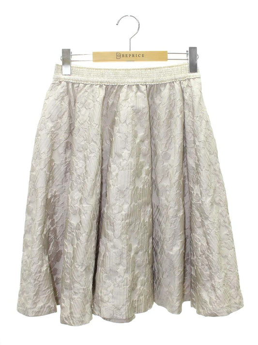 トゥービーシック W5S07-631-40 スカート 40 ベージュ エンボス フラワーモチーフ ラメ フレアー ITI8JMQF1C0C