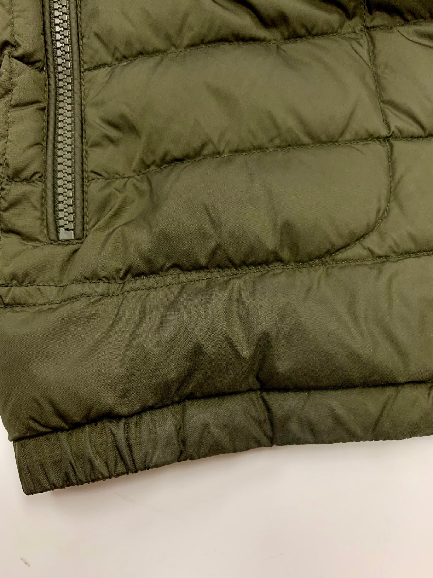 モンクレール CARDIGAN TRICOT F20919B50700 A9341 ダウンジャケット L カーキグリーン ニット ITEHK7J122PY