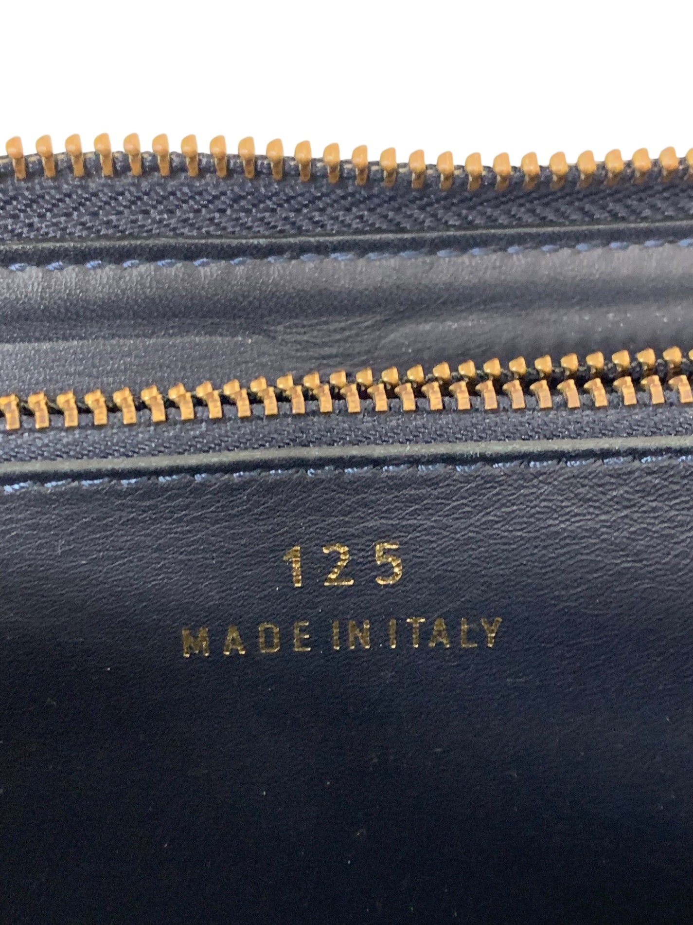 フェリージ 長財布 ブラック クロコ 型押し ジップ | 中古