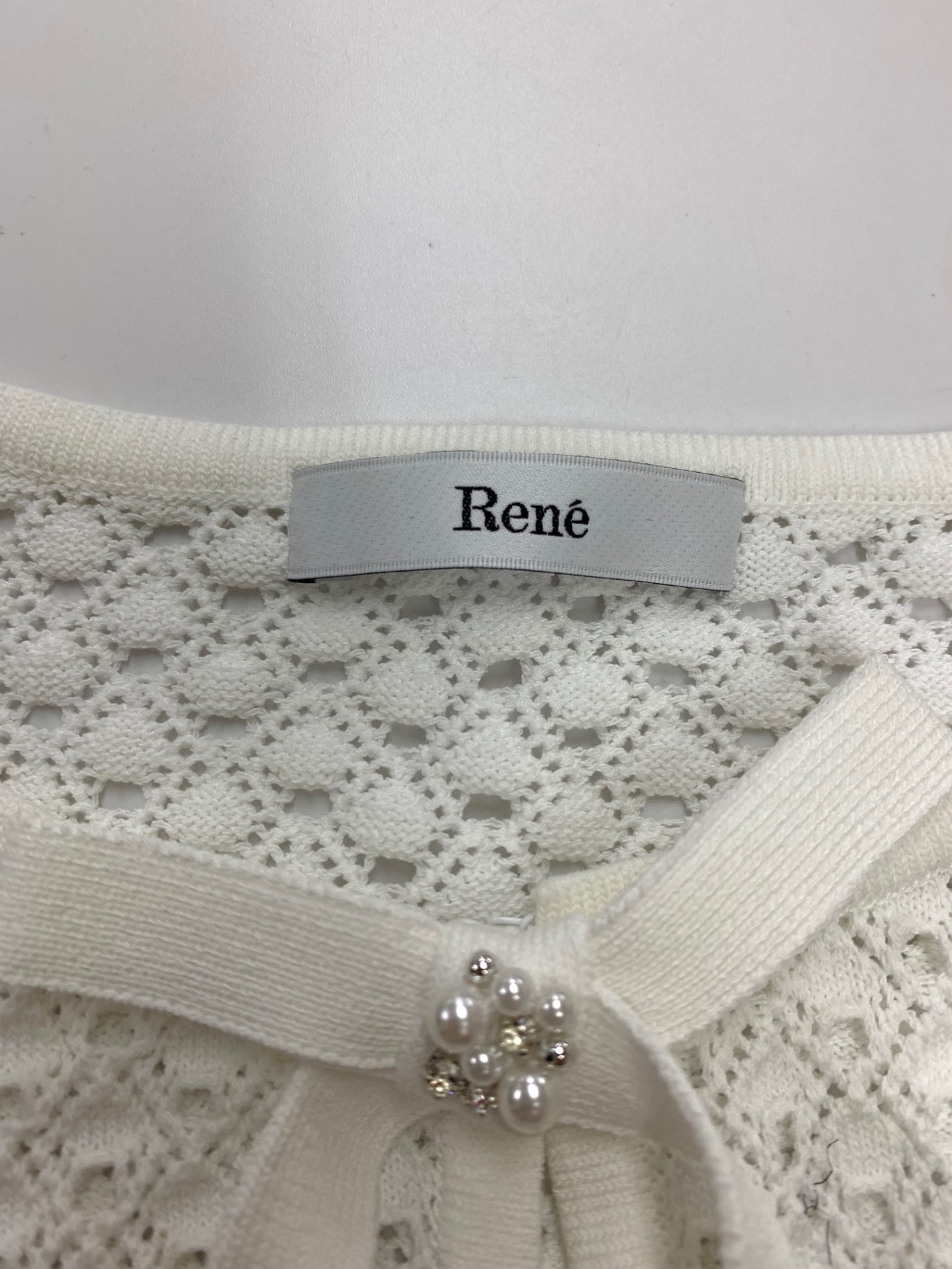 ルネ 6422550 カーディガン 36 ホワイト リボン フェイクパール IT1VQFNCCF68