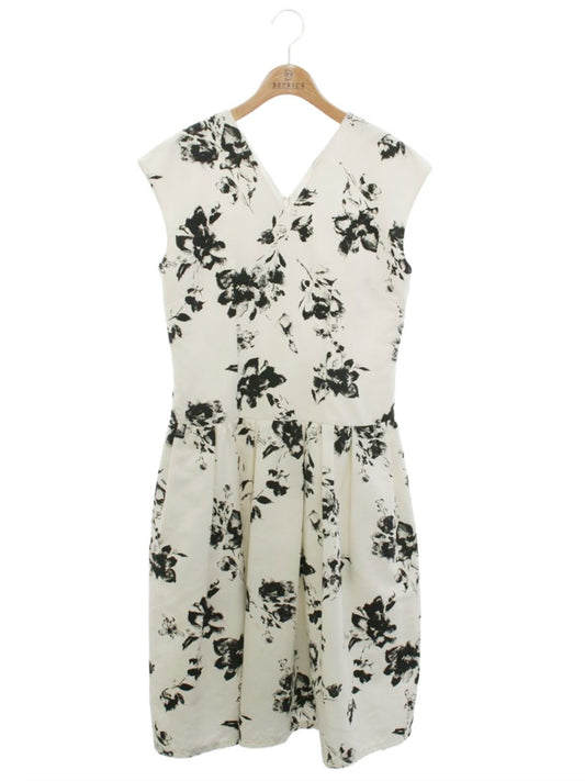 セルフォード CWF0202052 ワンピース 38 ホワイト Vネック フラワーモチーフ タックフレア ITMWYX5P6J1C 【SALE】