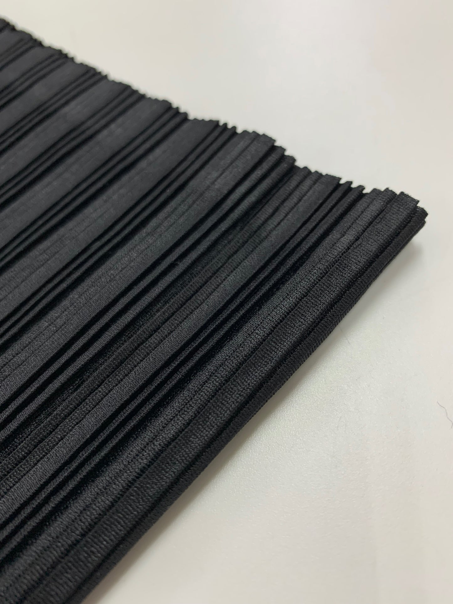 プリーツプリーズイッセイミヤケ PP54-AD362 トップス ブラック オーチューブ IT6KOMF2DWBS