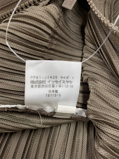 プリーツプリーズイッセイミヤケ PP61-JI435 オールインワン サロペット 1 グレージュ 襟付き フロントジップ ITYB4NXKT234 【SALE】