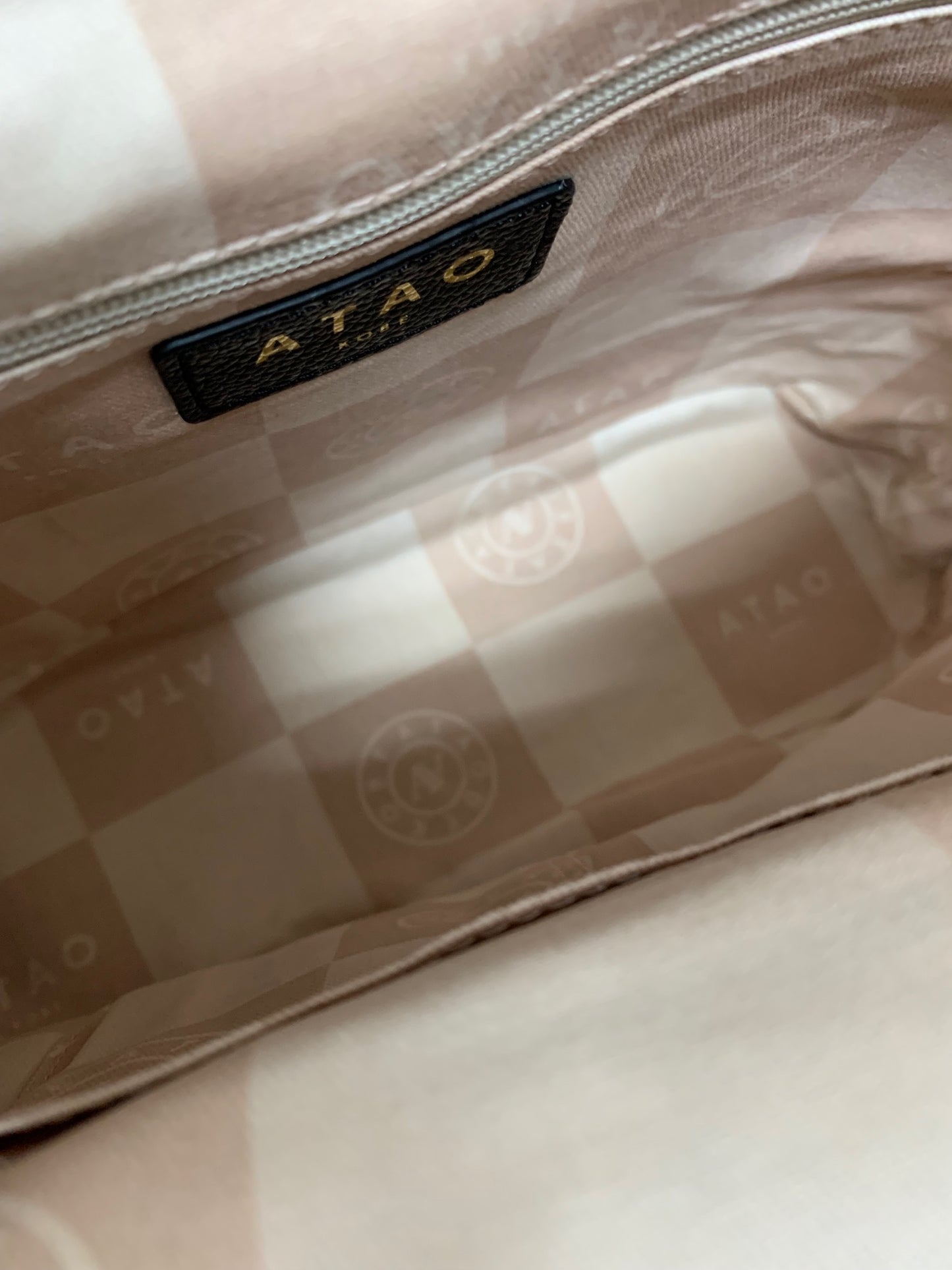 アタオ WEEKEND ウィークエンド ショルダーバッグ ブラック 2way 撥水レザー IT83277WQVPA