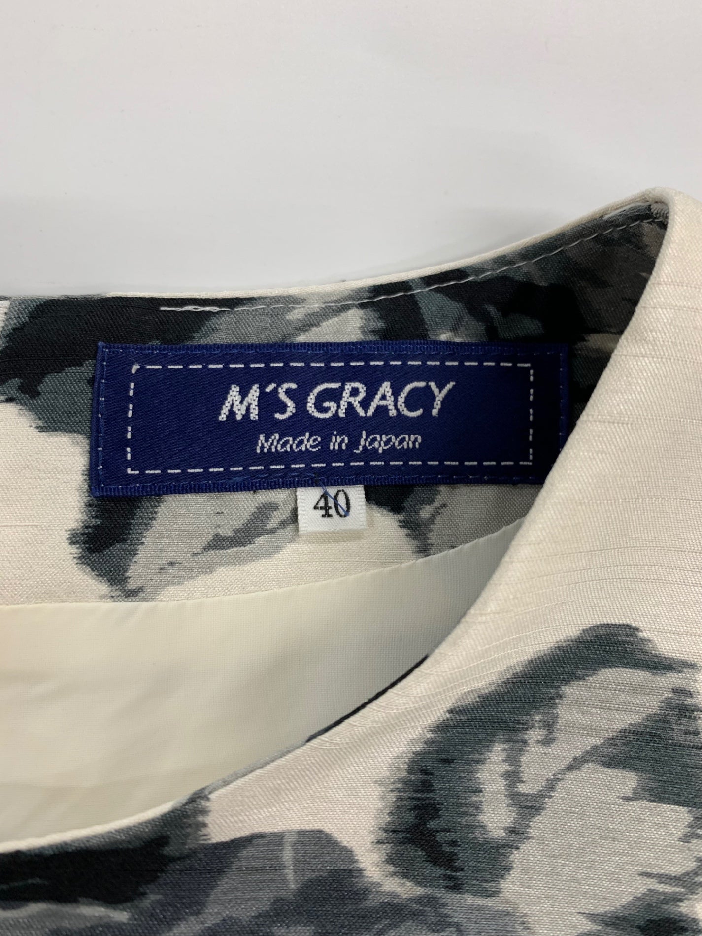 エムズグレイシー 011108 ワンピース 40 ホワイト フラワーモチーフ ITEL16NFA5BG