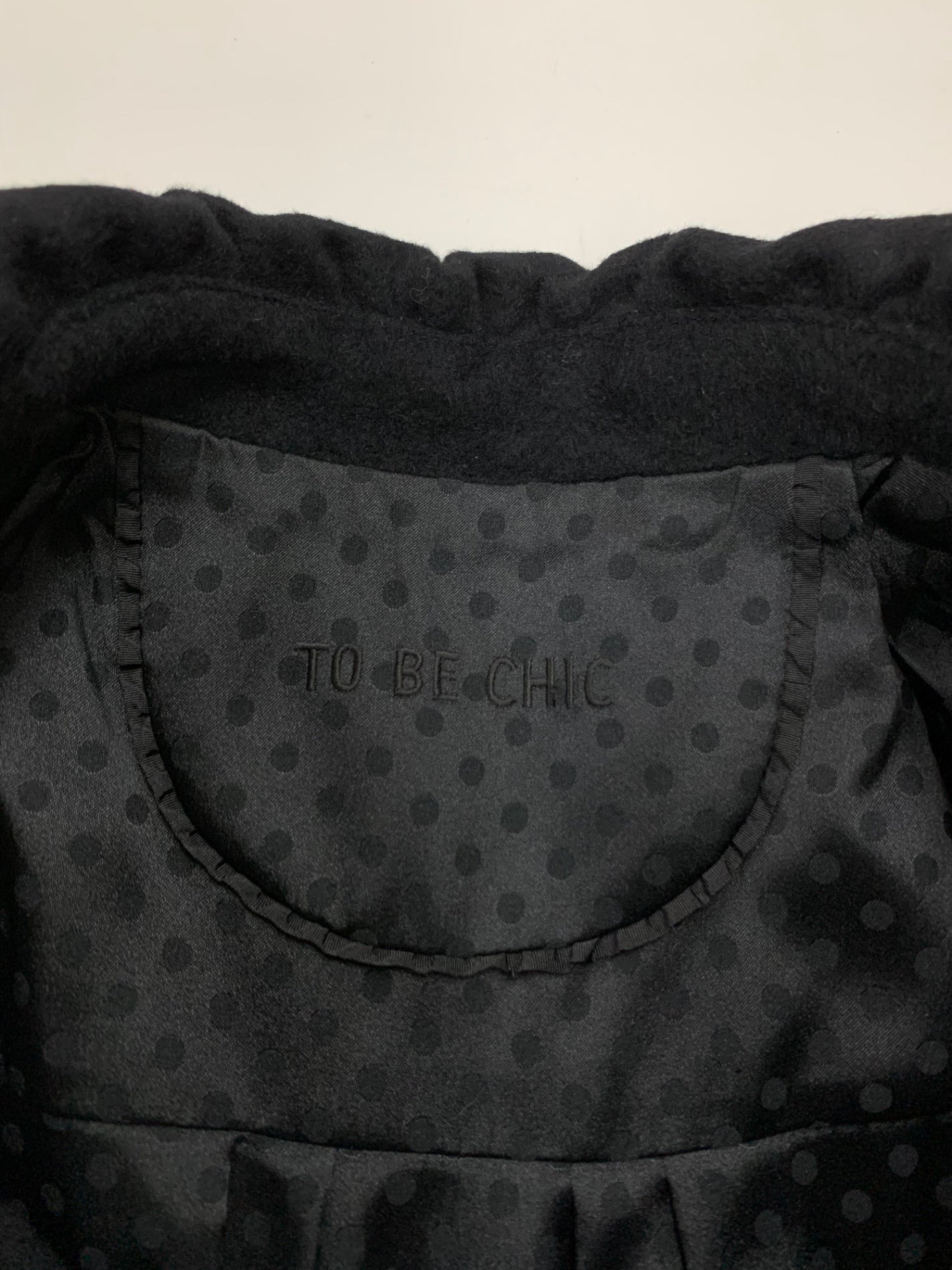 トゥービーシック UWF37-805-09 ショートコート 40 ブラック アンゴラ ラビット　ファー ITVX1WQ3VN6W