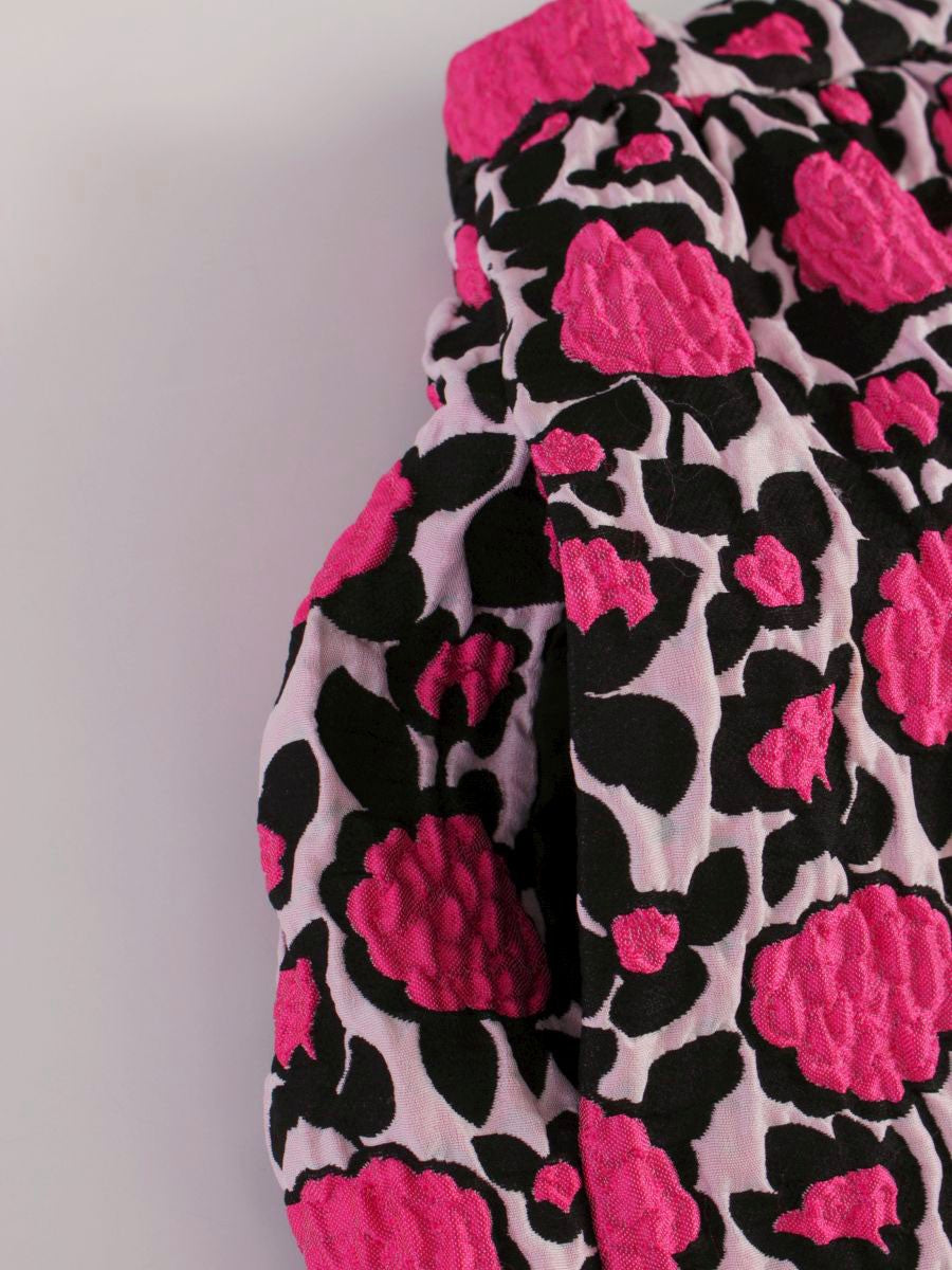 トゥービーシック W5S01-302-14 スカート 38 ピンク エンボス フラワーモチーフ ITTB1GMJ7LXC