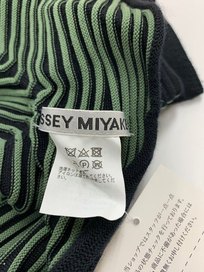 イッセイミヤケ IM43KKN258 ニット 2 ブラック ボトルネック クロップド ITPPG07GRSWM 【SALE】