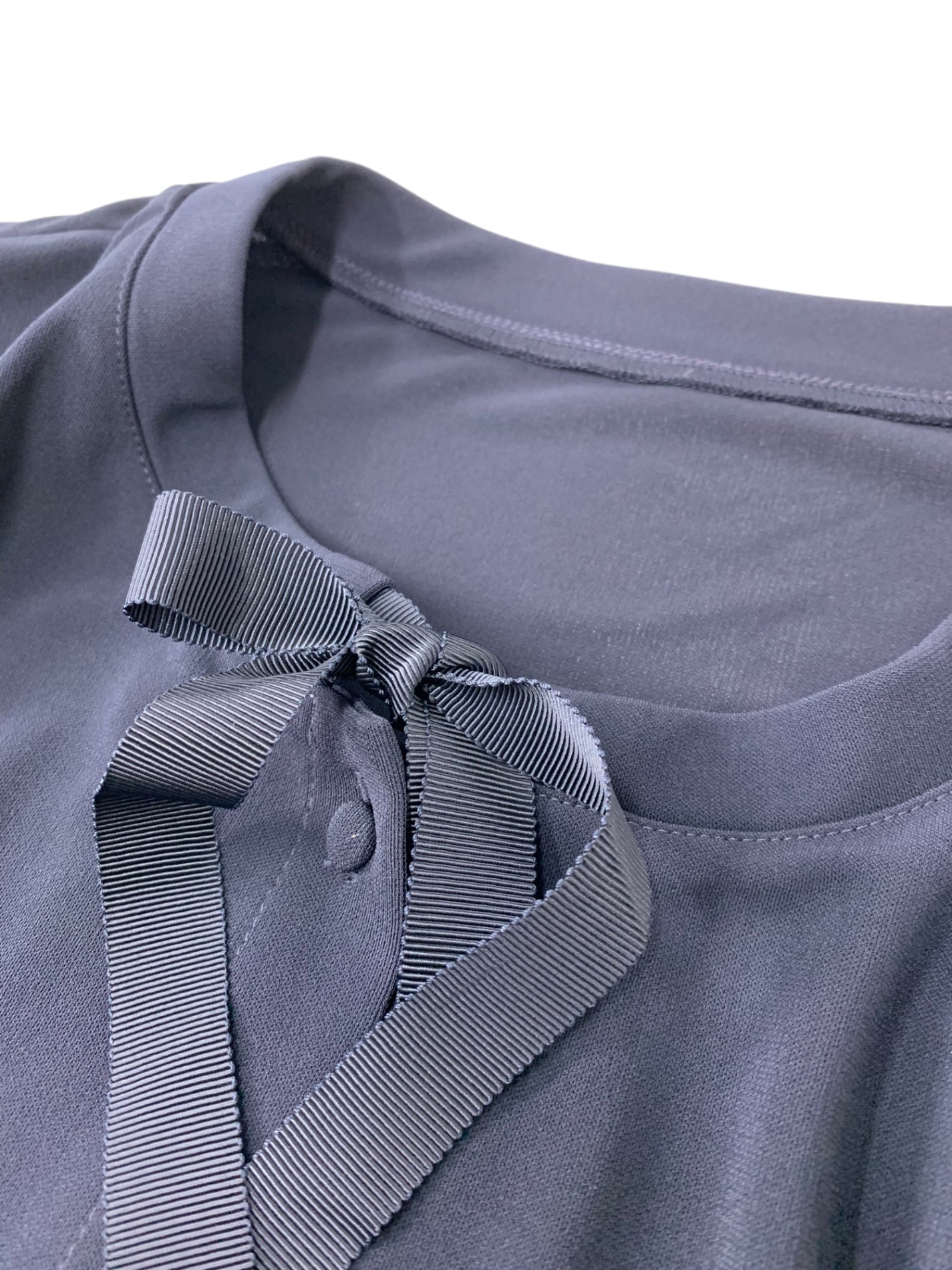 FOXEY の「Lady Bow Cardigan」タグ付き未使用です。