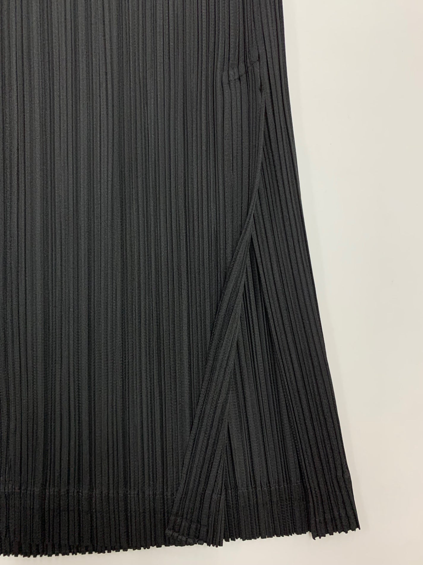 プリーツプリーズイッセイミヤケ PP81-JF205 パンツ 3 ブラック ワイド ITZUOVBYKMYG