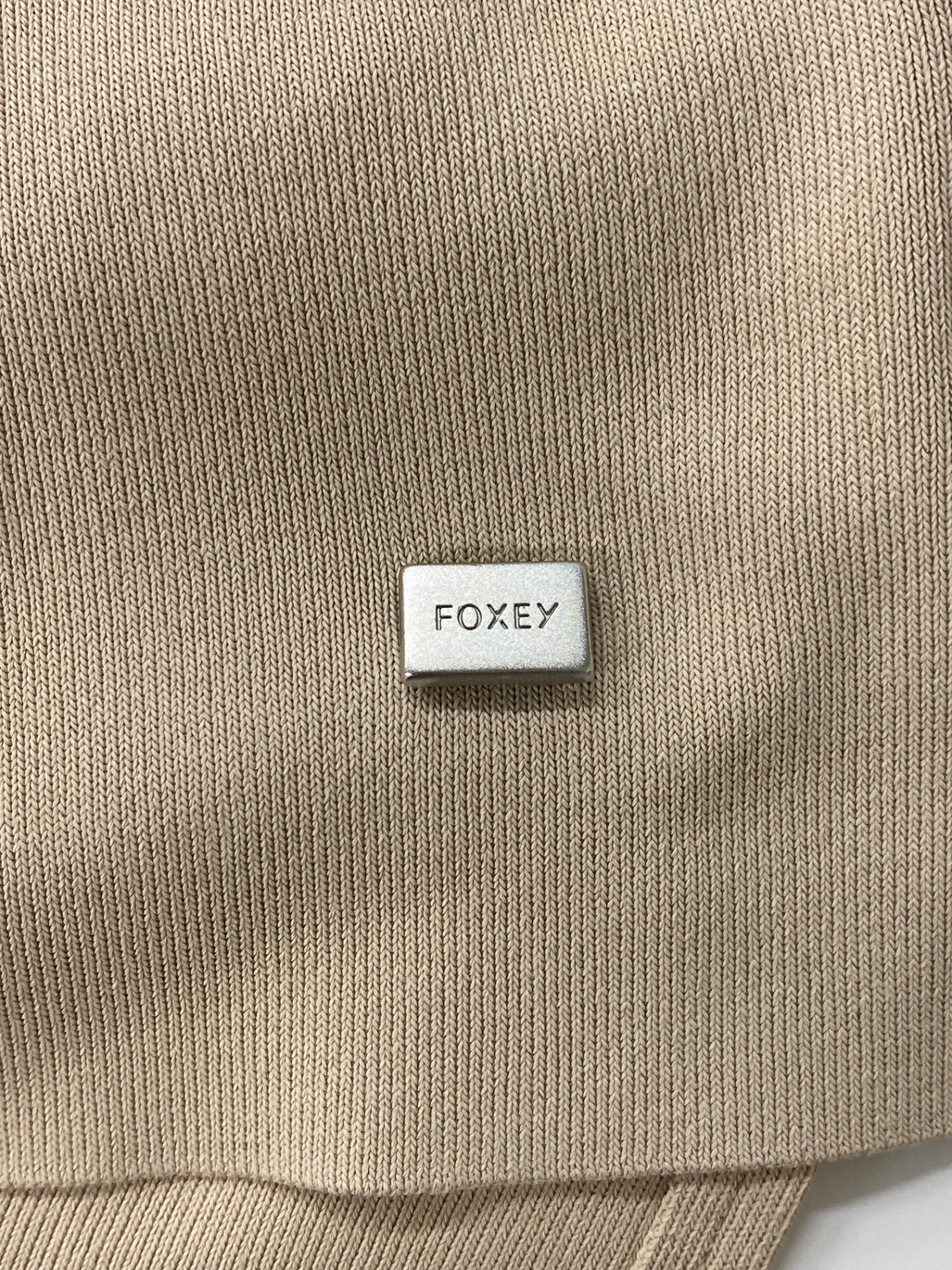 フォクシーニューヨーク レディライクパーカー 31694 38 ベージュ ニット ITQO9XS34UXC