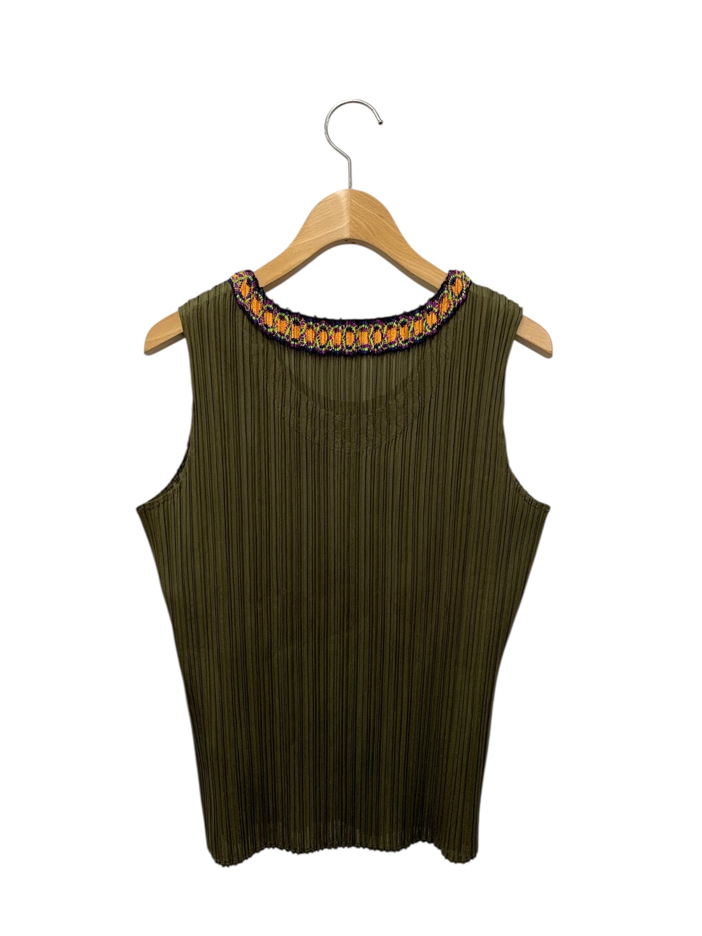 プリーツプリーズイッセイミヤケ PP73-JG571 カットソー 3 カーキグリーン ノースリ 刺繍 ITFIIA7WHK9I 【SALE】