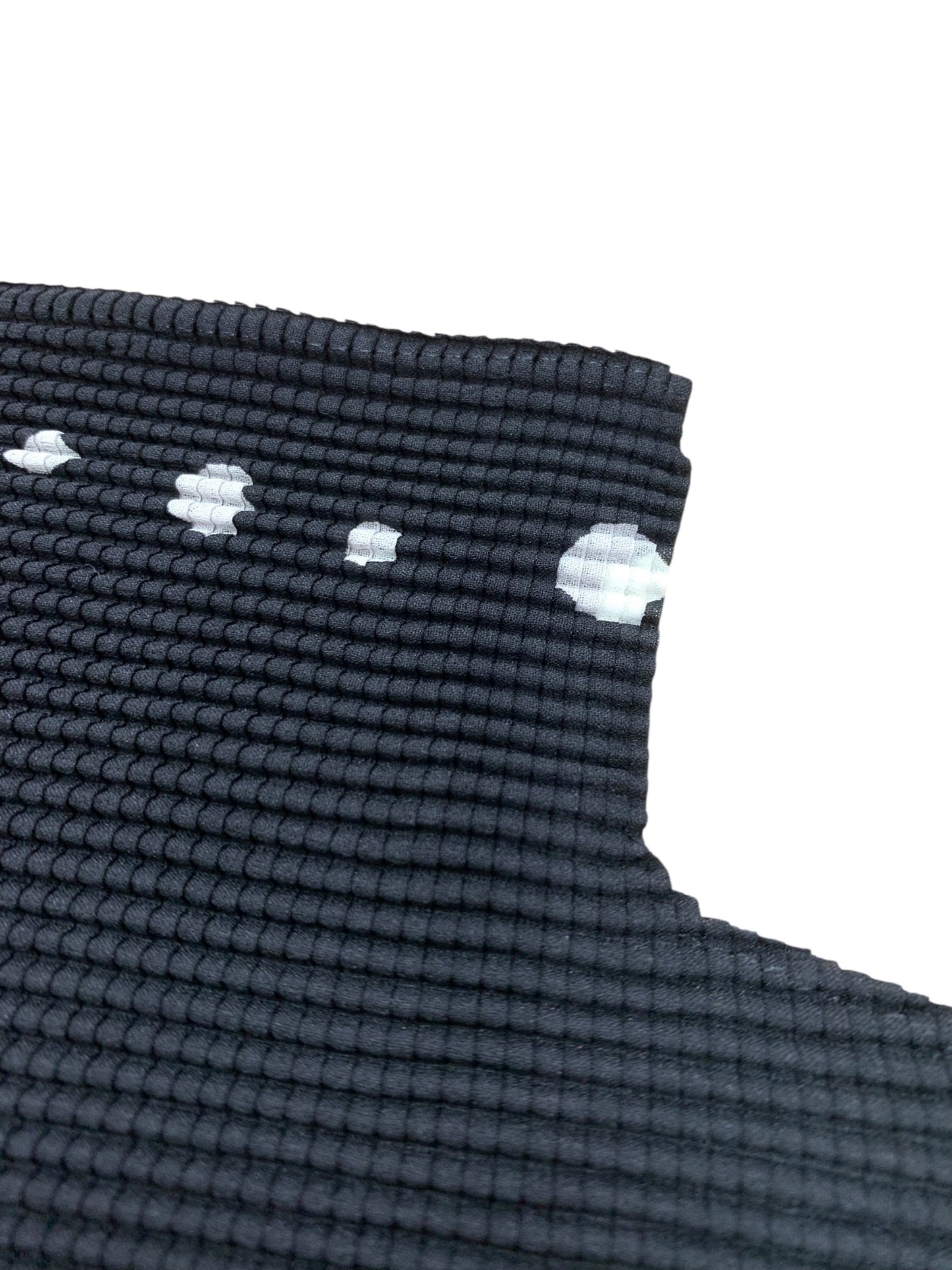 ミーイッセイミヤケ MI22FK613 プルオーバー ブラック ボトルネック ワッフルプリーツ ドット ITL7NVW1LV48