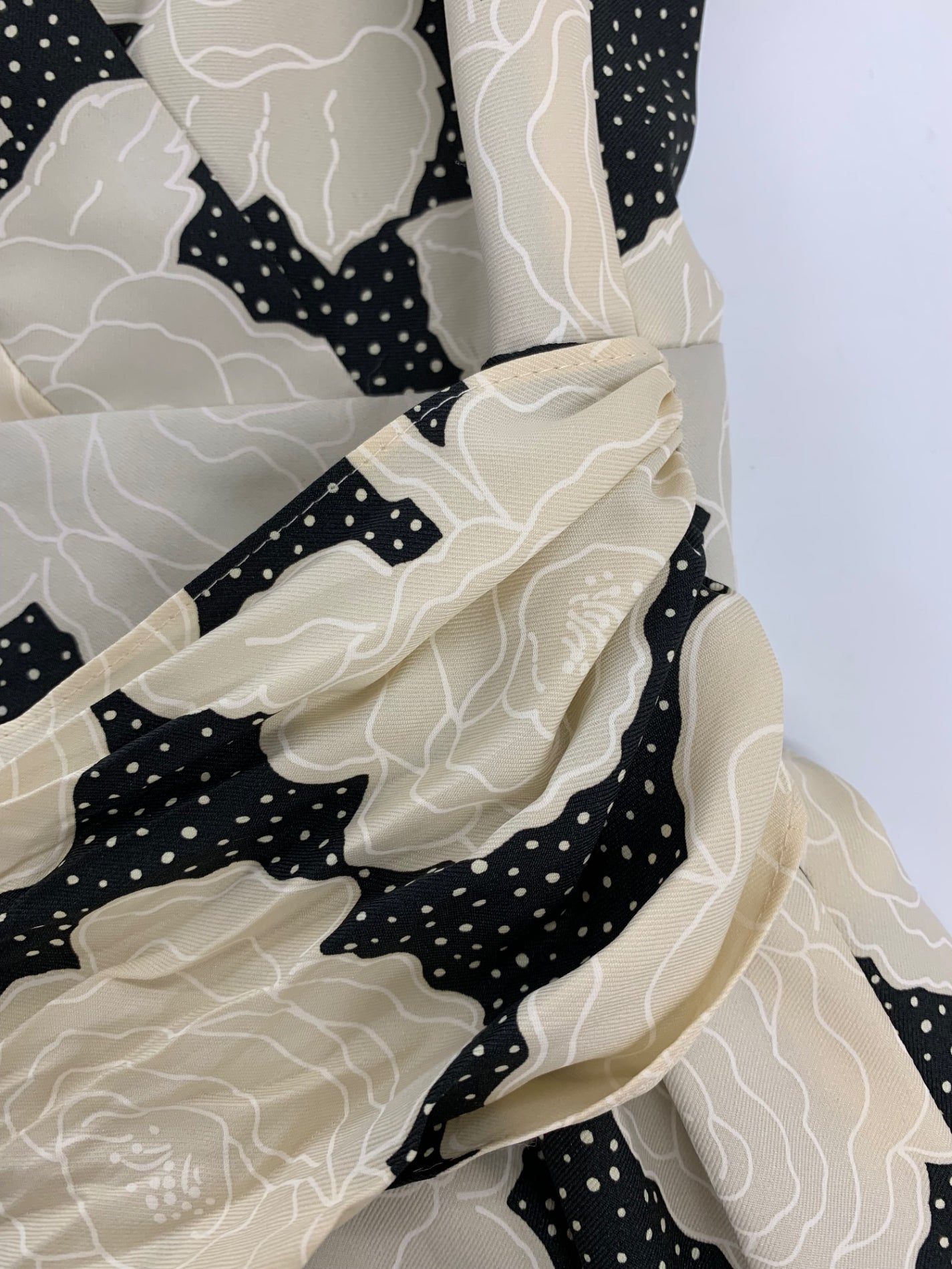 エムズグレイシー ローズプリントカシュクールドレス 011329 ワンピース 38 ベージュ ブラック フラワーモチーフ ITQH5URF4ZCG