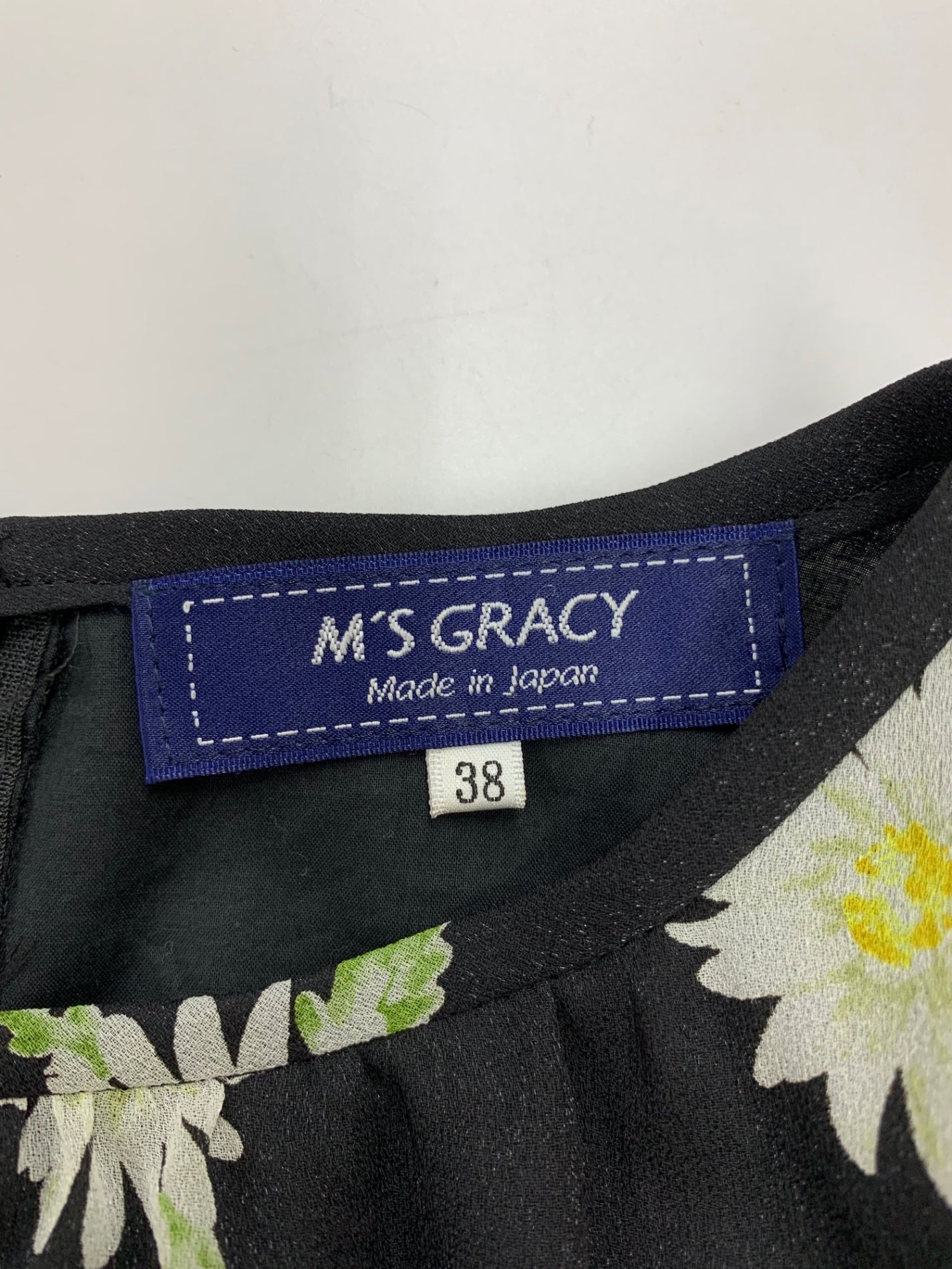 エムズグレイシー 211120 ワンピース ブラック フラワーモチーフ IT7U6XOH94K8