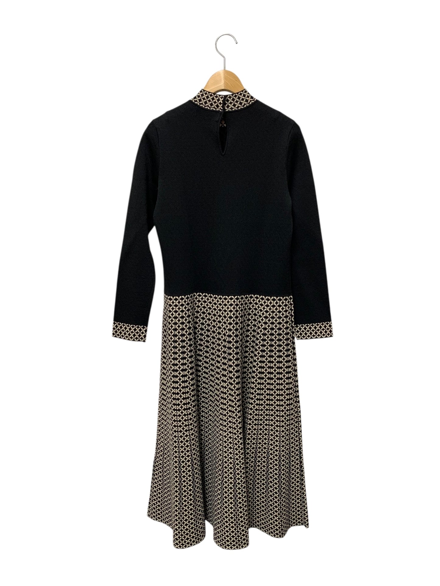 エポカ STORIA N7J04-421-09 ワンピース 40 ブラック ジオメトリックジャカード ニット ITAKYW1VP4I8