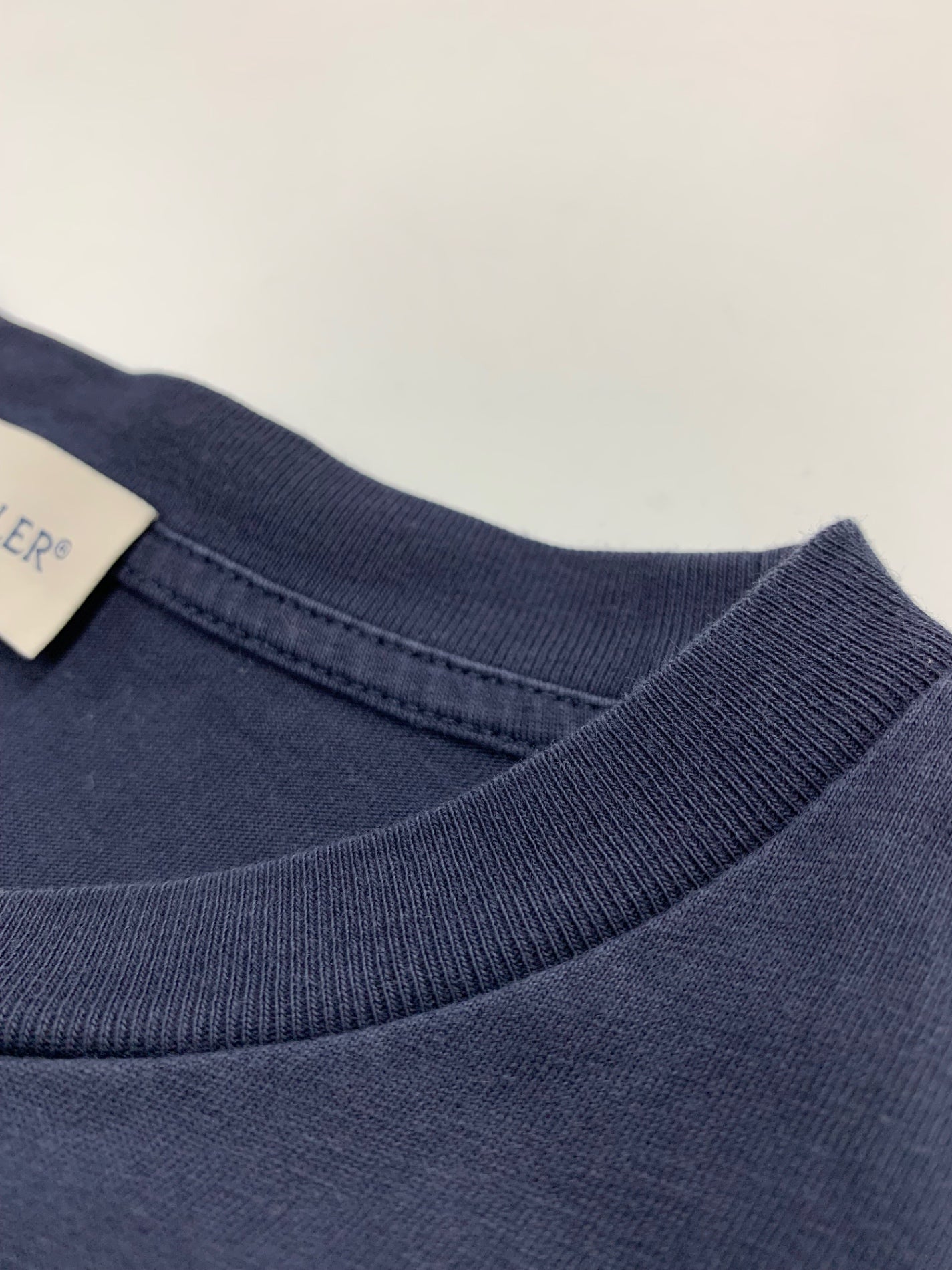 モンクレール I29548C00002 83907 Tシャツ 14A ネイビー ロゴプリント IT0R7GAMQAVJ