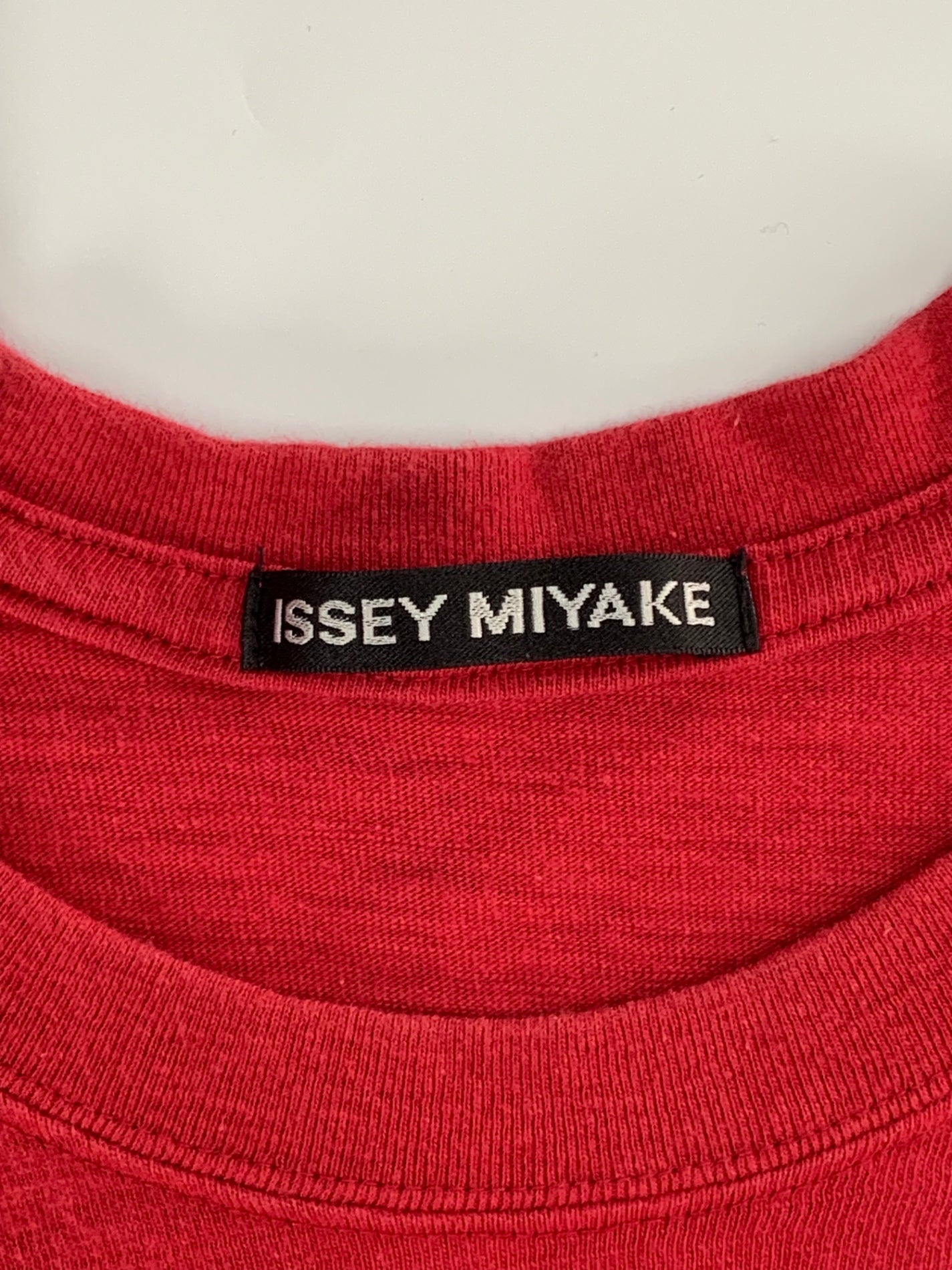 イッセイミヤケ ME63JK041 Tシャツ 2 レッド 切替 ポケット ITCOYCL7GQNM 【SALE】