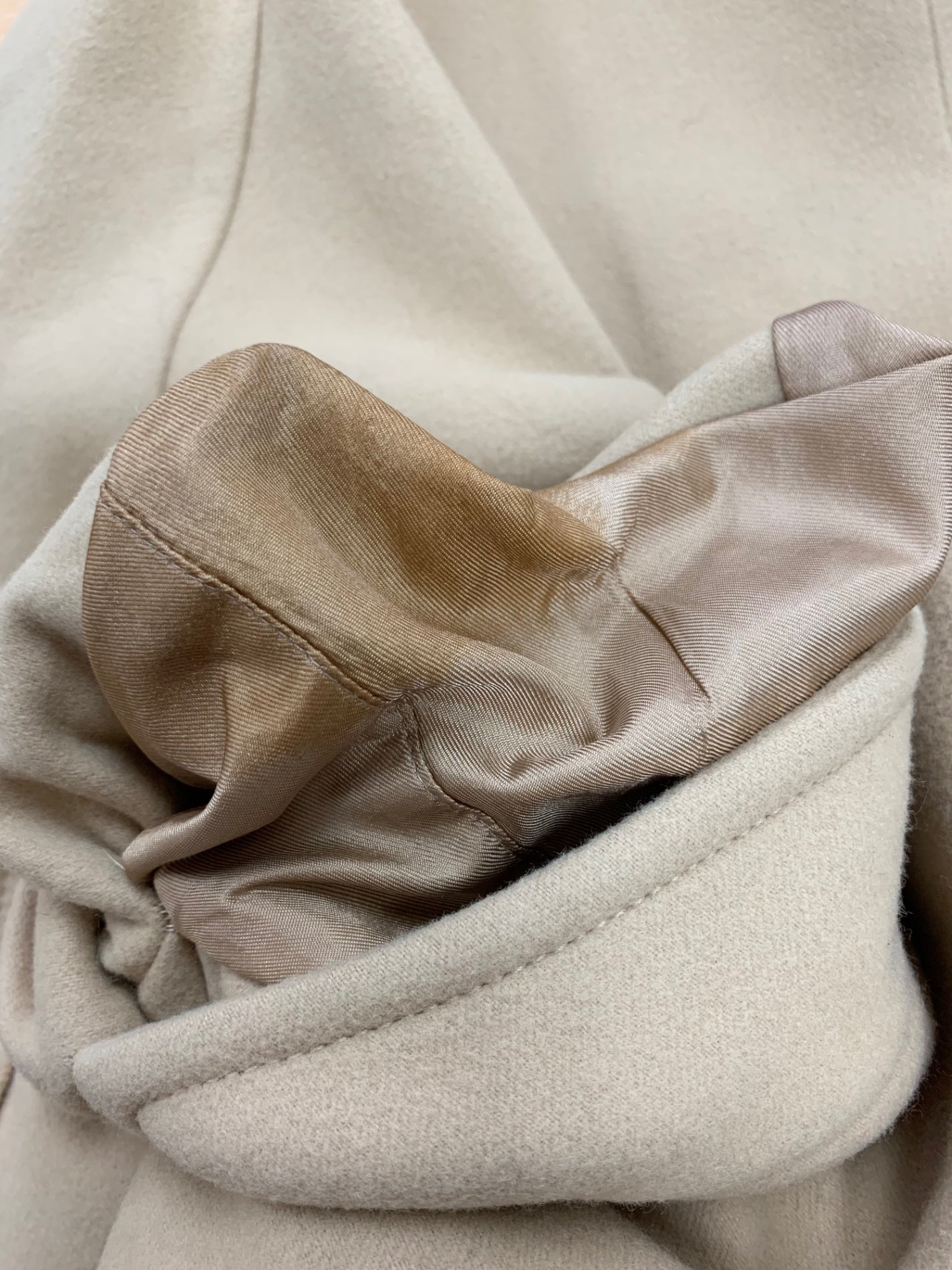 クロエ CHC19WMA 2707827834 ポンチョ 34 ベージュ シルバーボタン ニット襟 ITAN6PRZFZAC