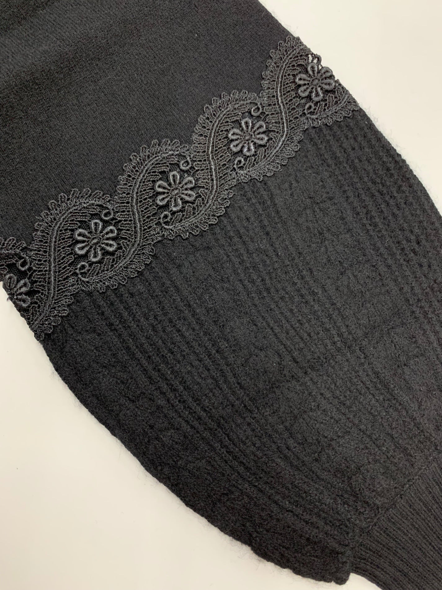 トッカ 664-5 KR セーター M ブラック カシミア混 パール レース IT7CVBUFVMZ8 【SALE】