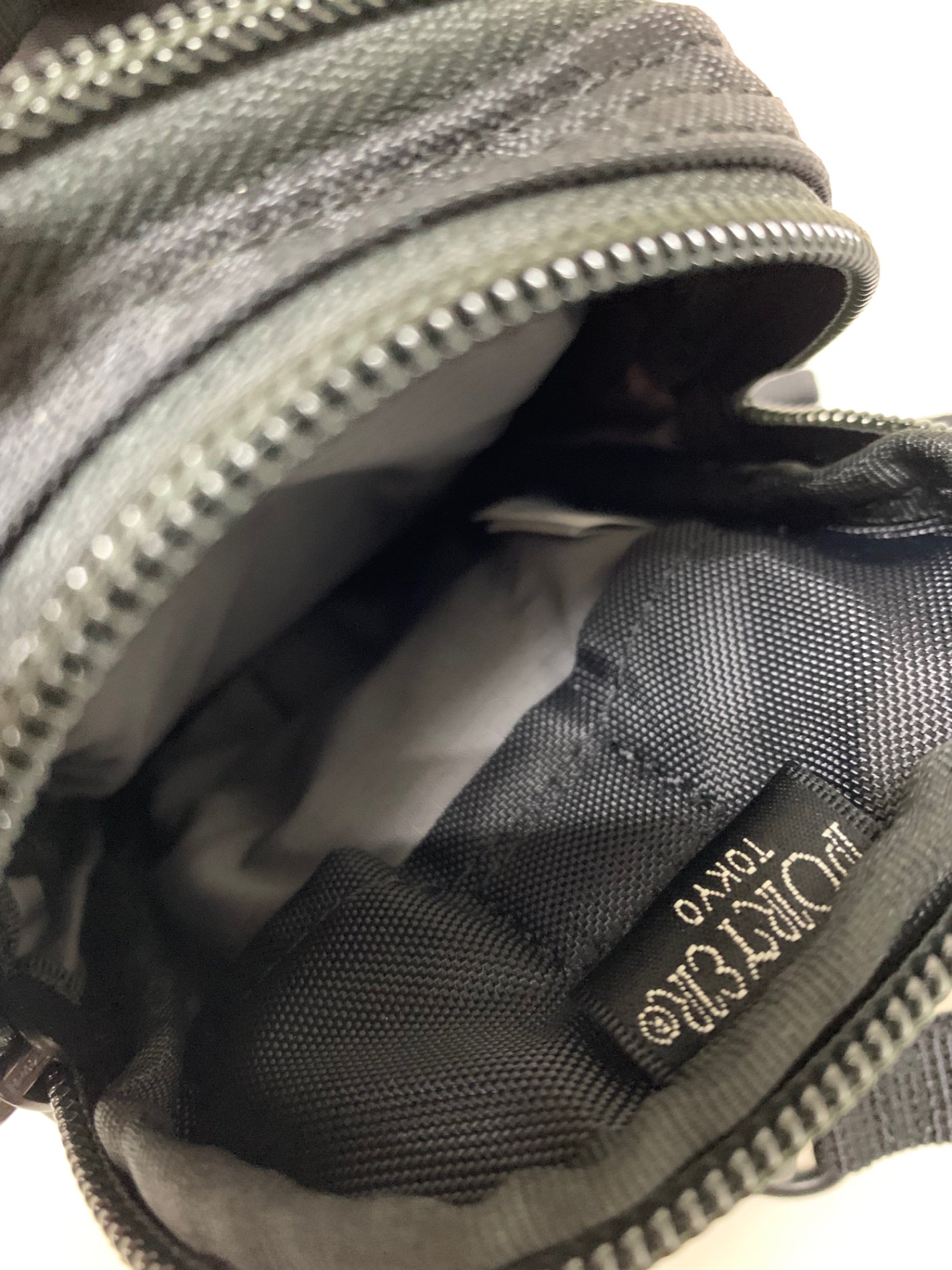 ポーター FLASH SHOULDER POUCH 689-05945 ブラック IT90RM9LH24S