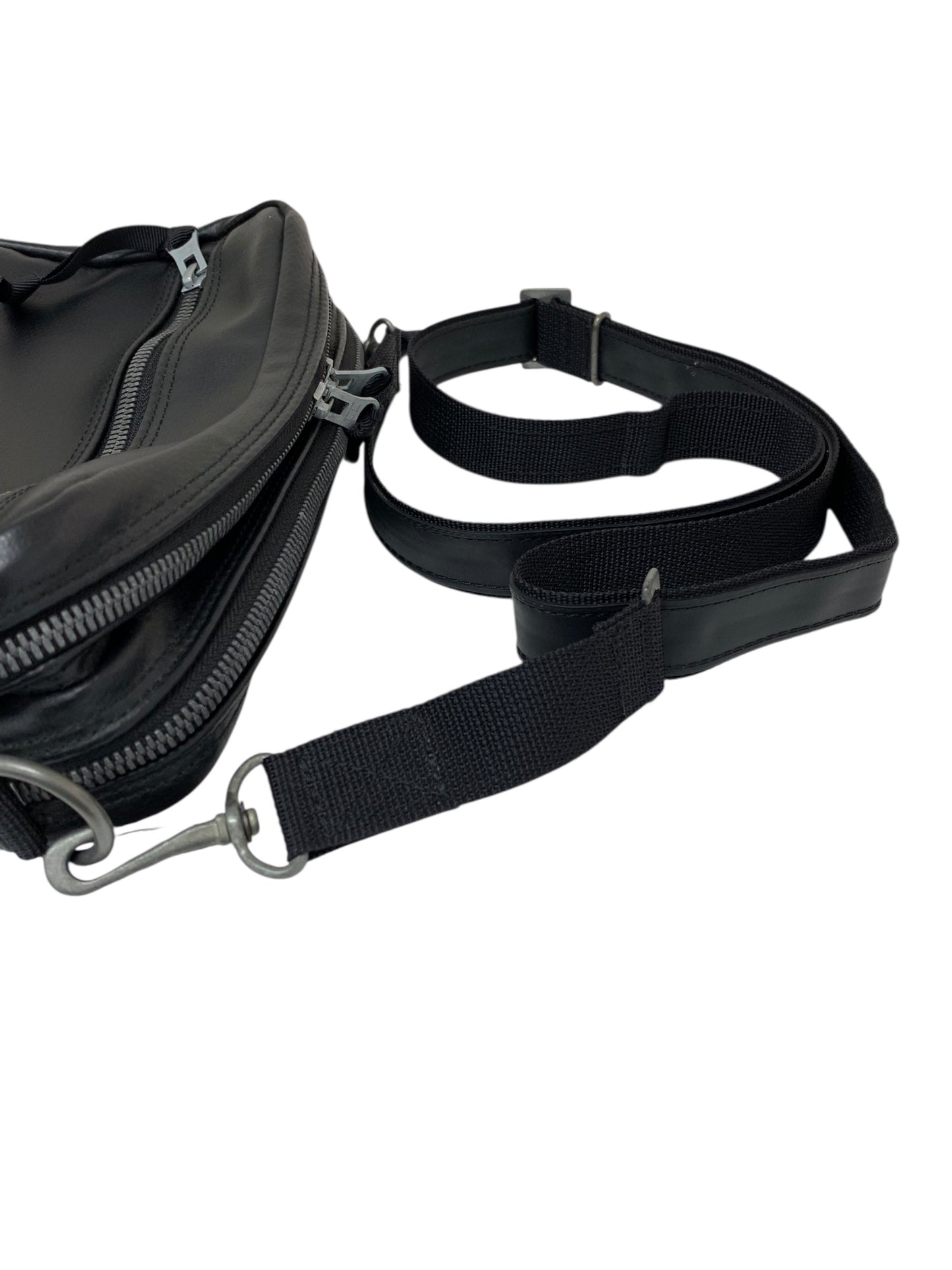 ラゲッジレーベル ショルダーバッグ ブラック 青バッテン ITN53A706K3C