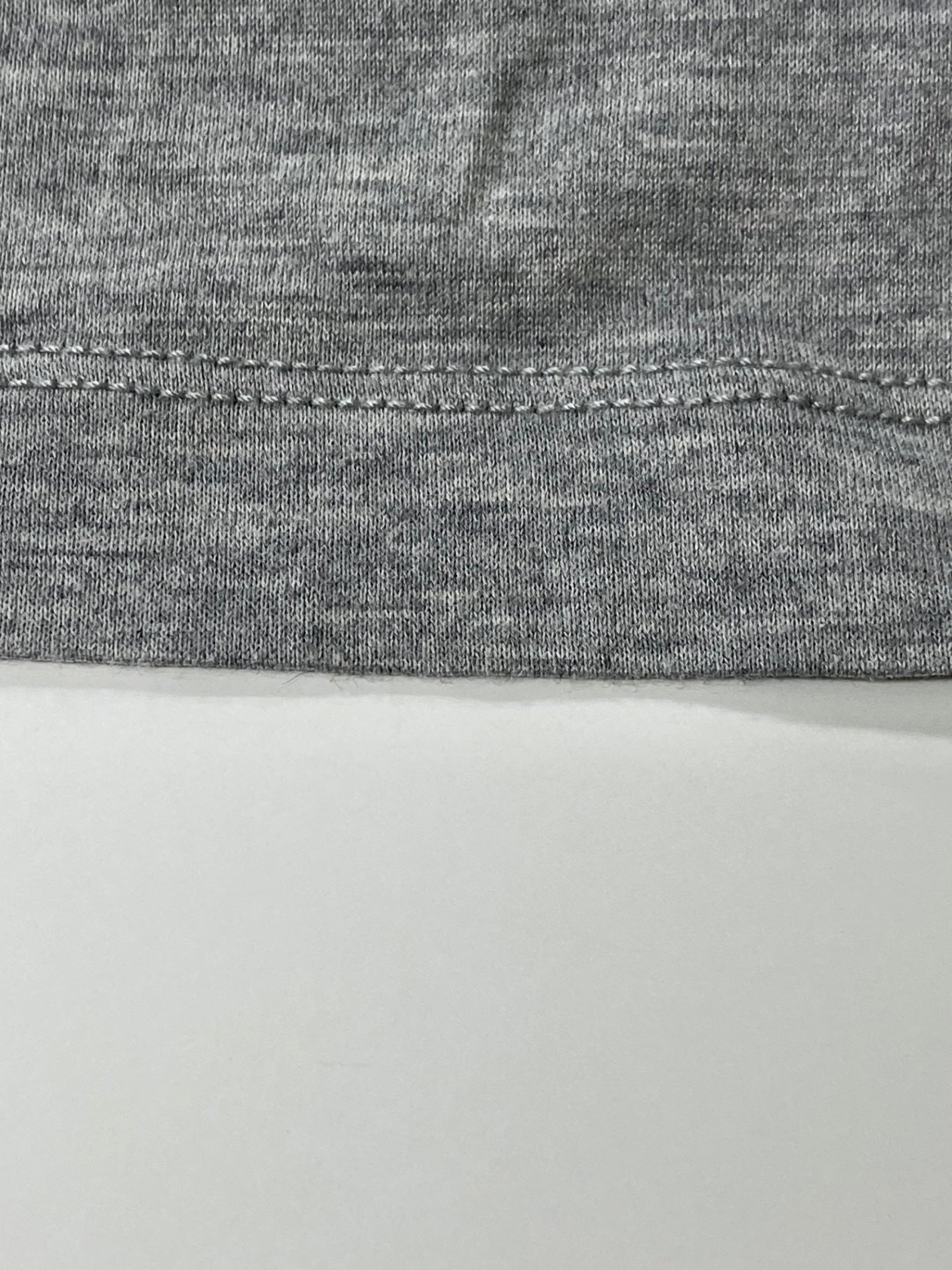 バーバリーブラックレーベル D1P91-551-04 Tシャツ 2 グレー ロゴ入り IT5O1X8A7PMY