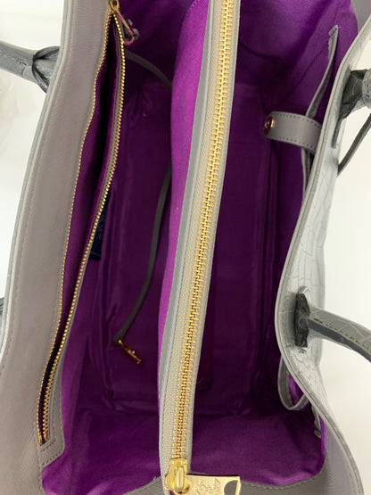 エーディーエムジェイ トートバッグ グレー クロコ型押し レザー スワロフスキー ITW95L3B47A2