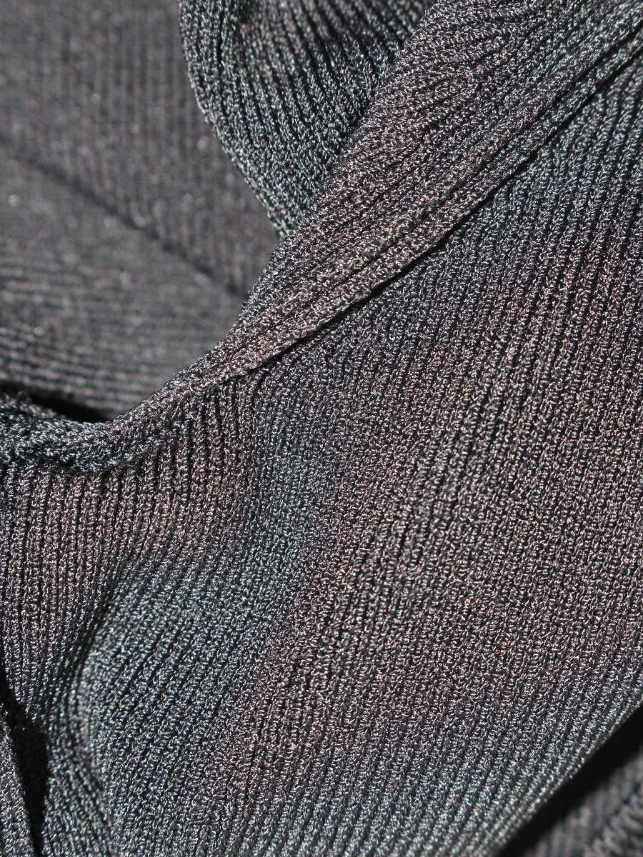 トゥービーシック W5N68-257-09 ニット 2 ブラック フリル ビジュー ITMRT60DBESU