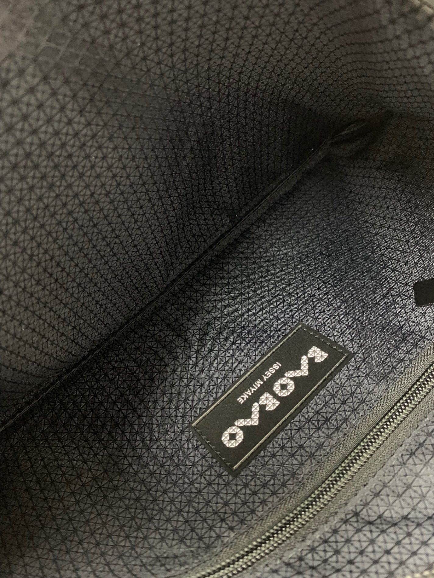 バオバオイッセイミヤケ LUCENT BB51AG054 ショルダーバッグ ホワイト IT9T9LVM78LC